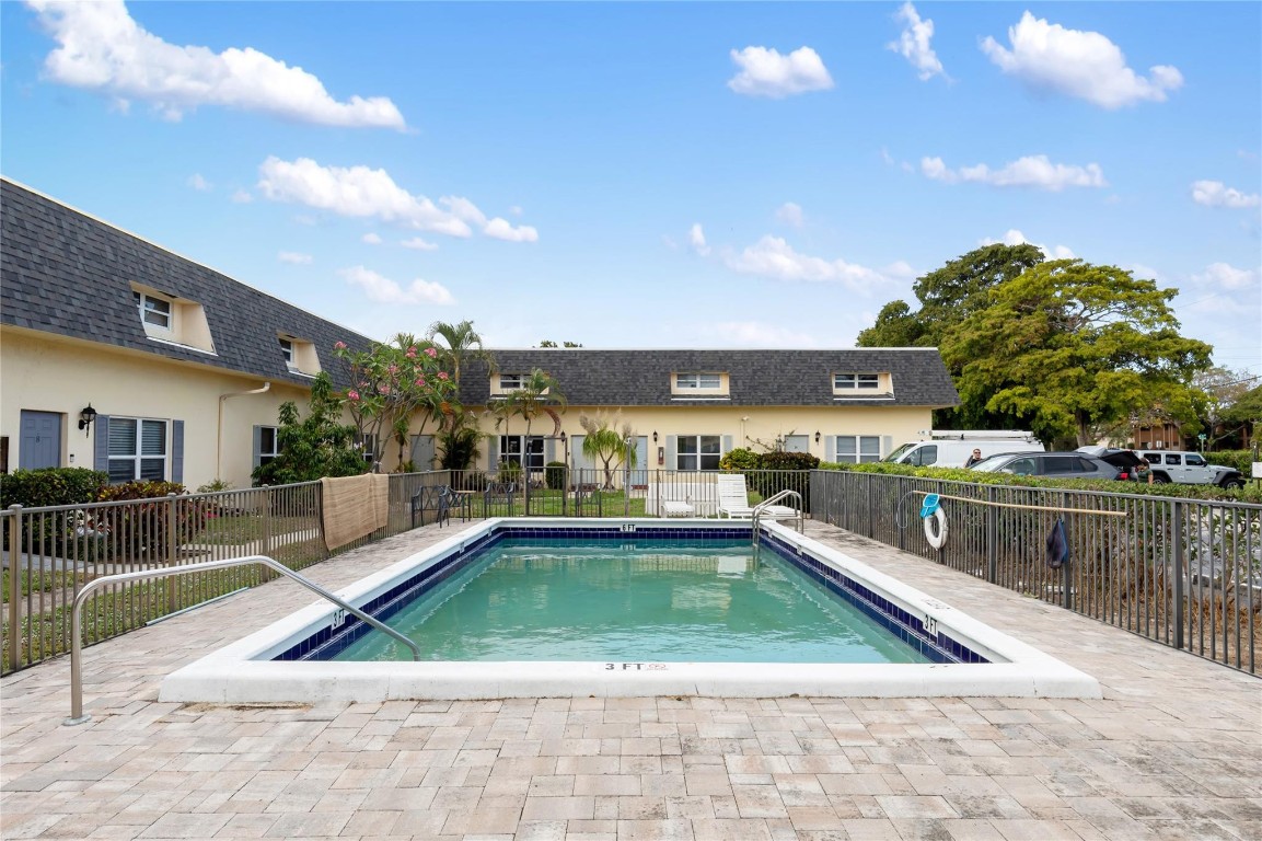 1745 NW 4th Ave 5