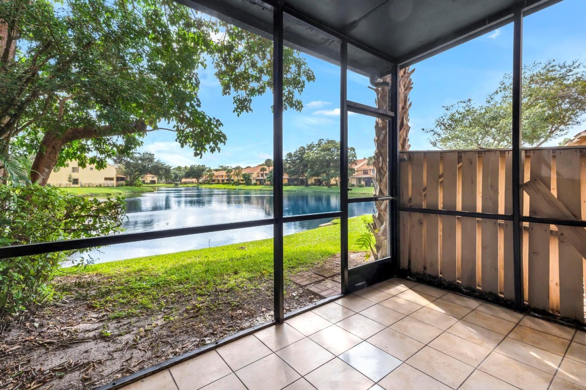 3694 Coral Tree Cir 3694