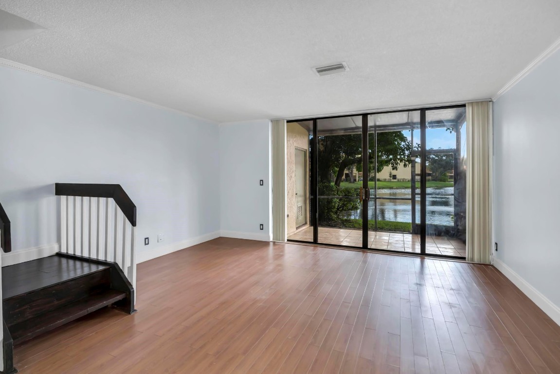 3694 Coral Tree Cir 3694