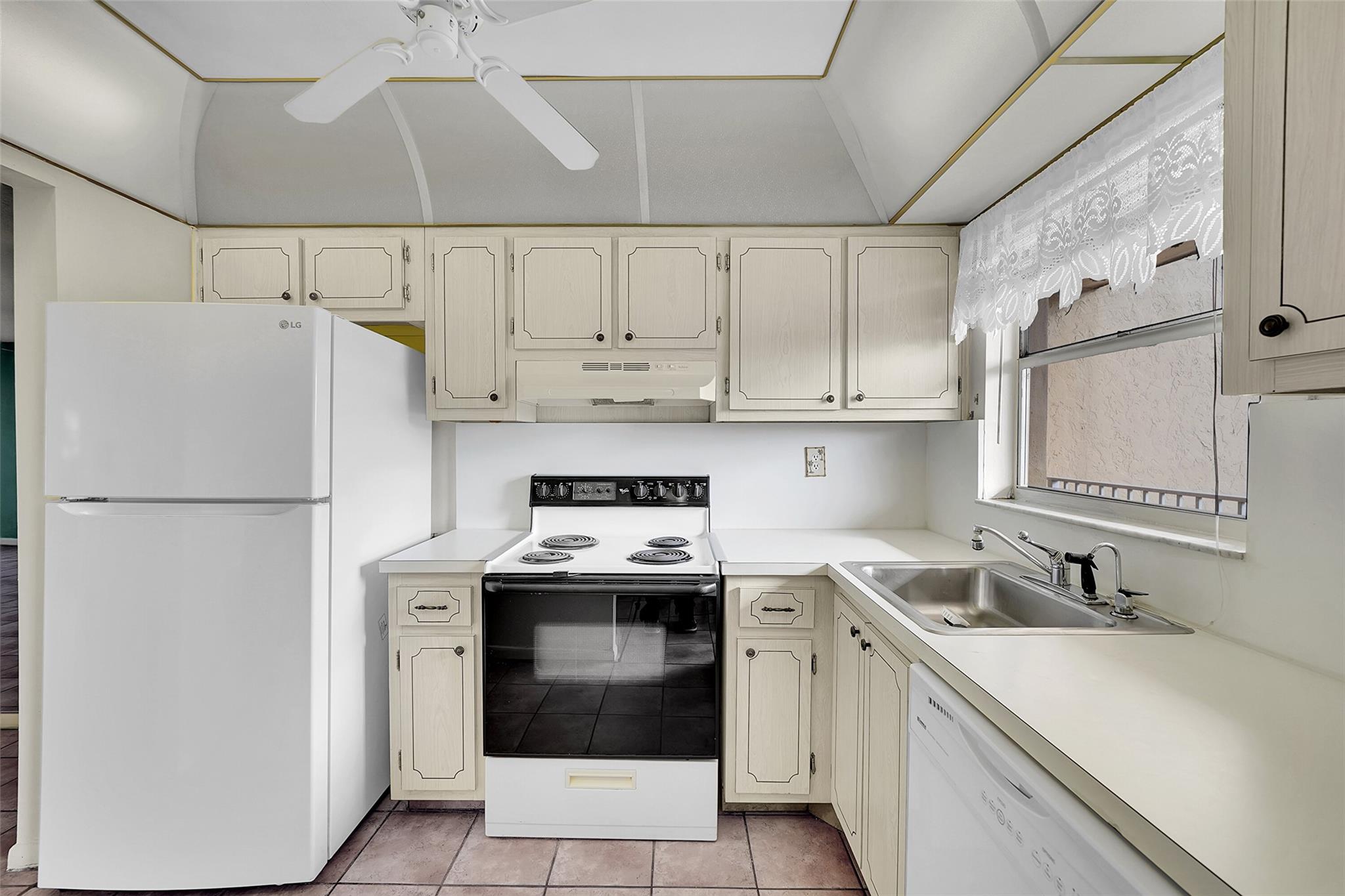 2701 N Pine Island Rd 311
