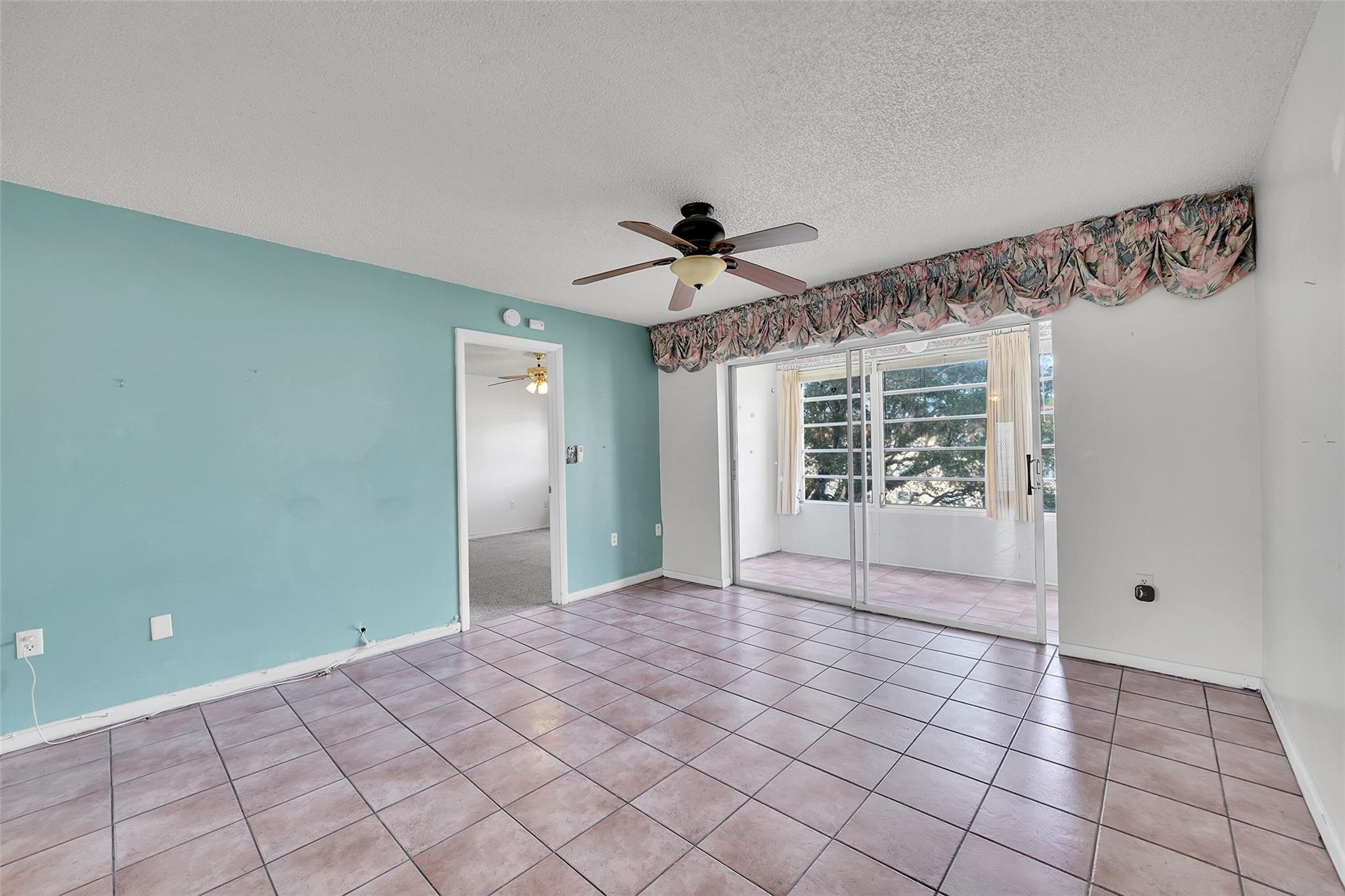 2701 N Pine Island Rd 311