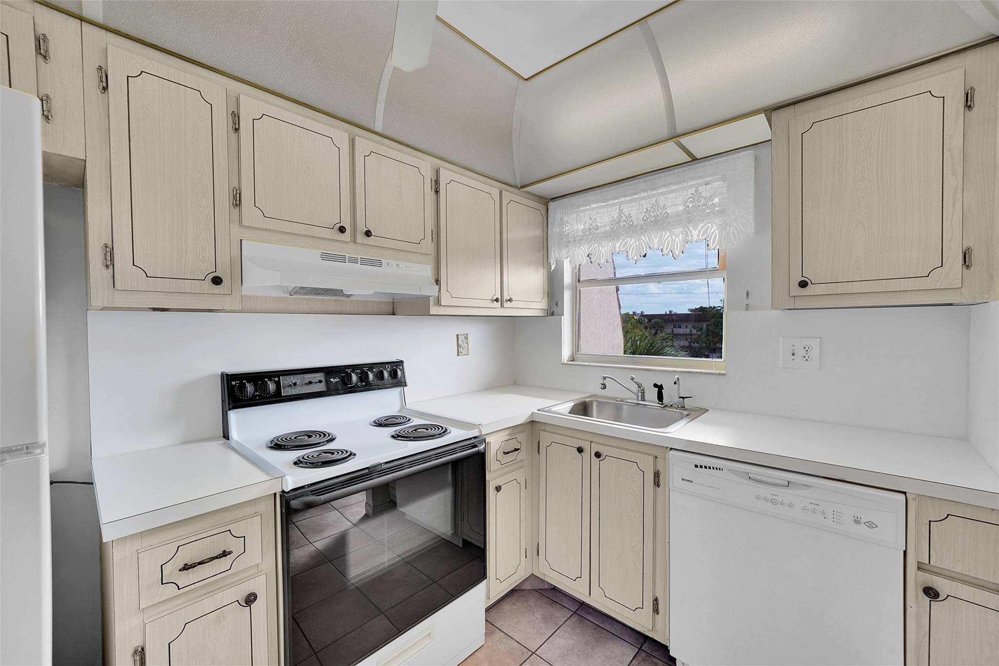 2701 N Pine Island Rd 311