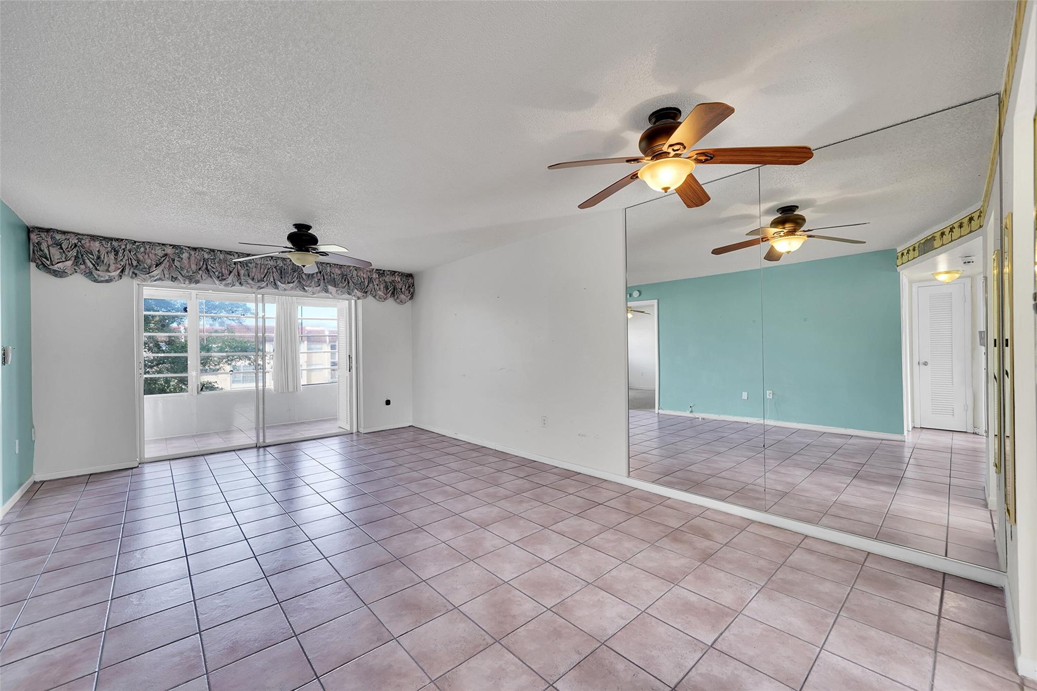 2701 N Pine Island Rd 311