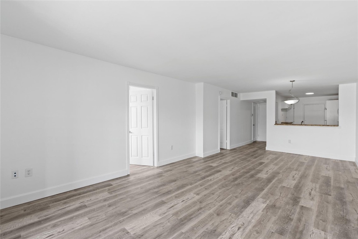 6855 Abbott Ave 5-504