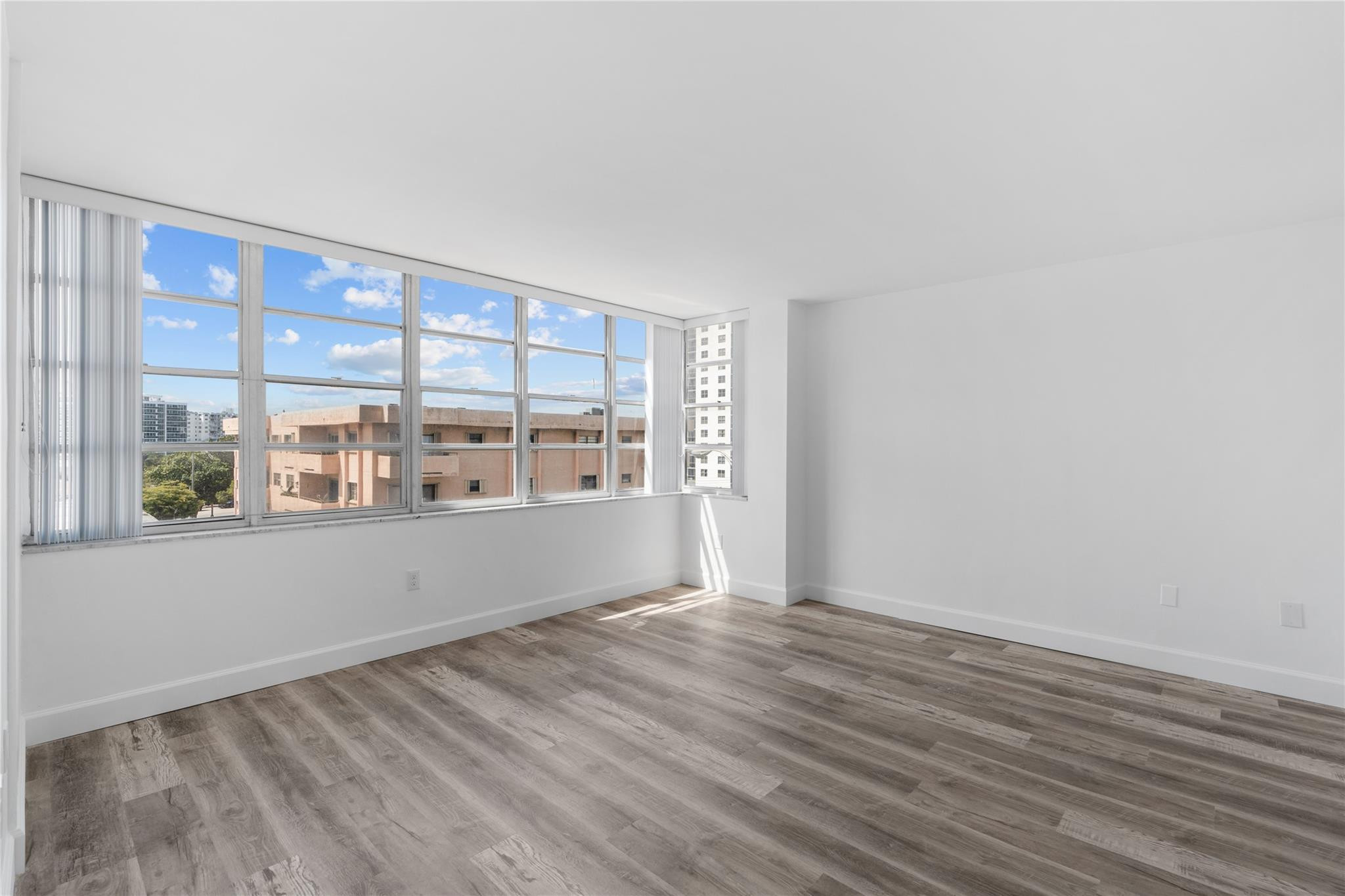 6855 Abbott Ave 5-504