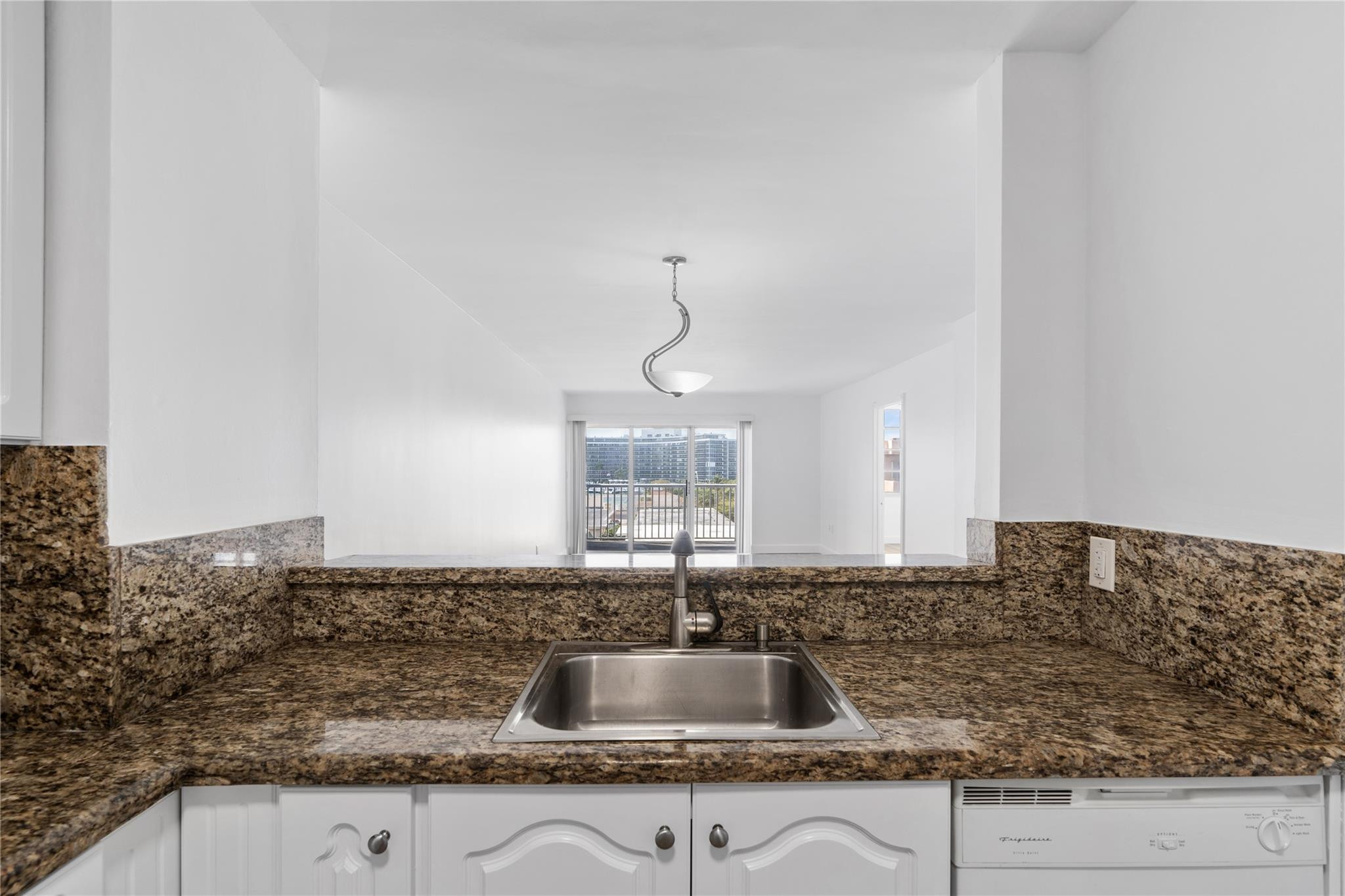 6855 Abbott Ave 5-504