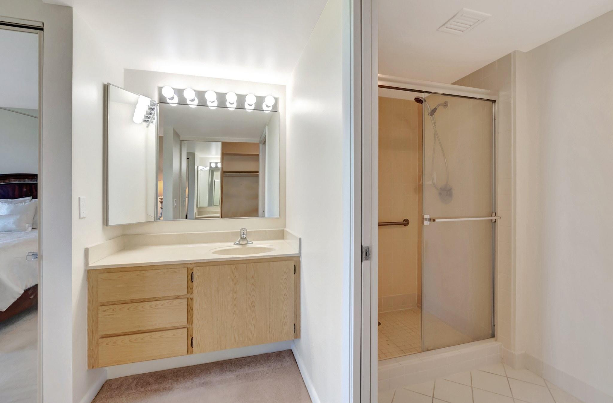 6145 Balboa Cir 305