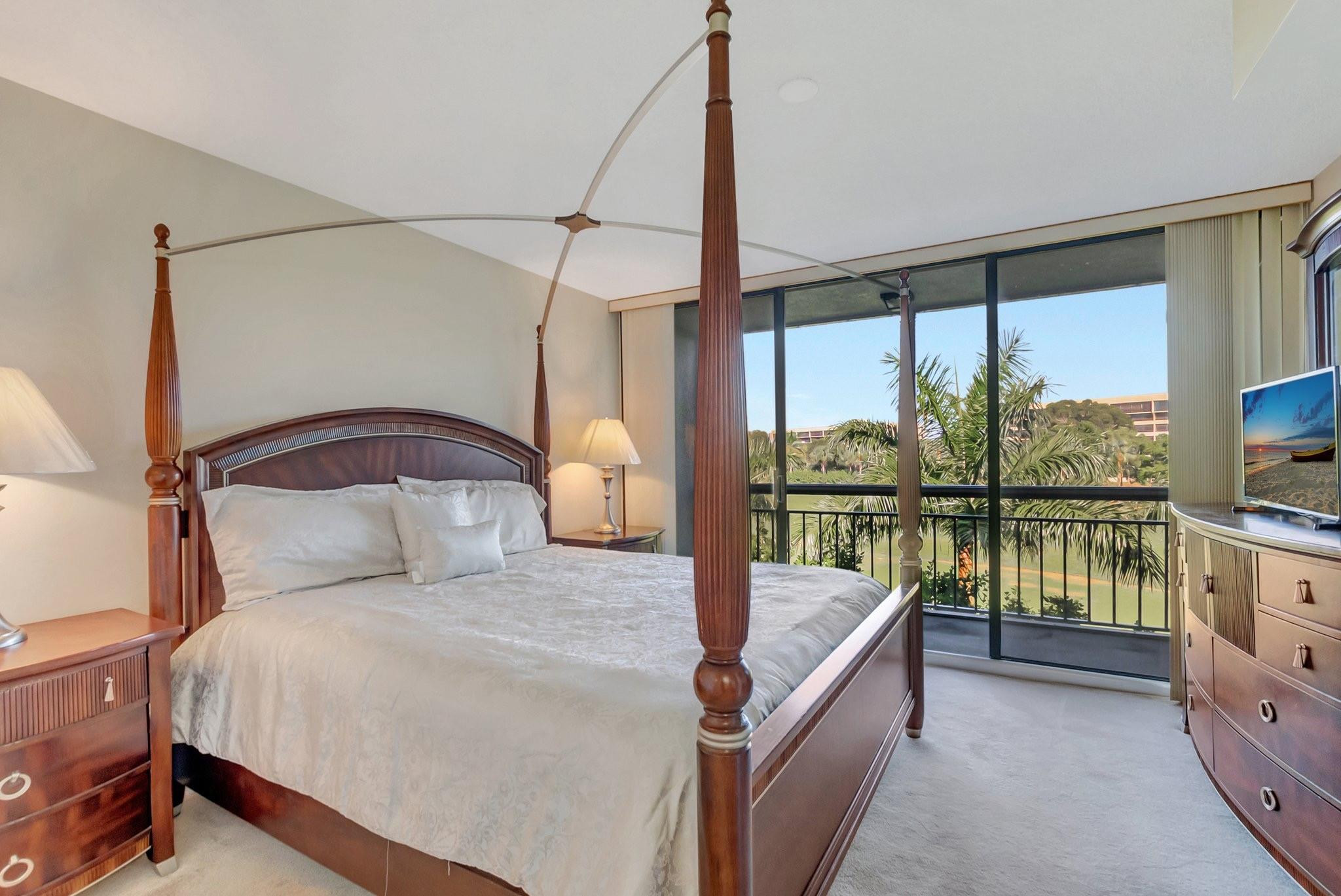 6145 Balboa Cir 305