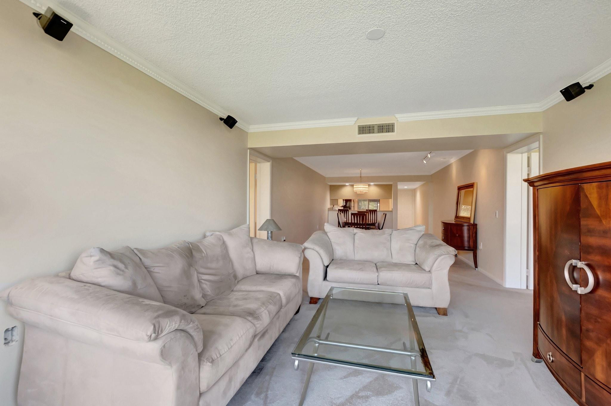 6145 Balboa Cir 305