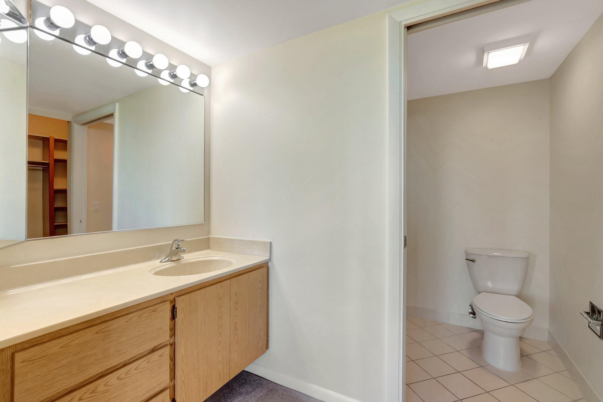 6145 Balboa Cir 305