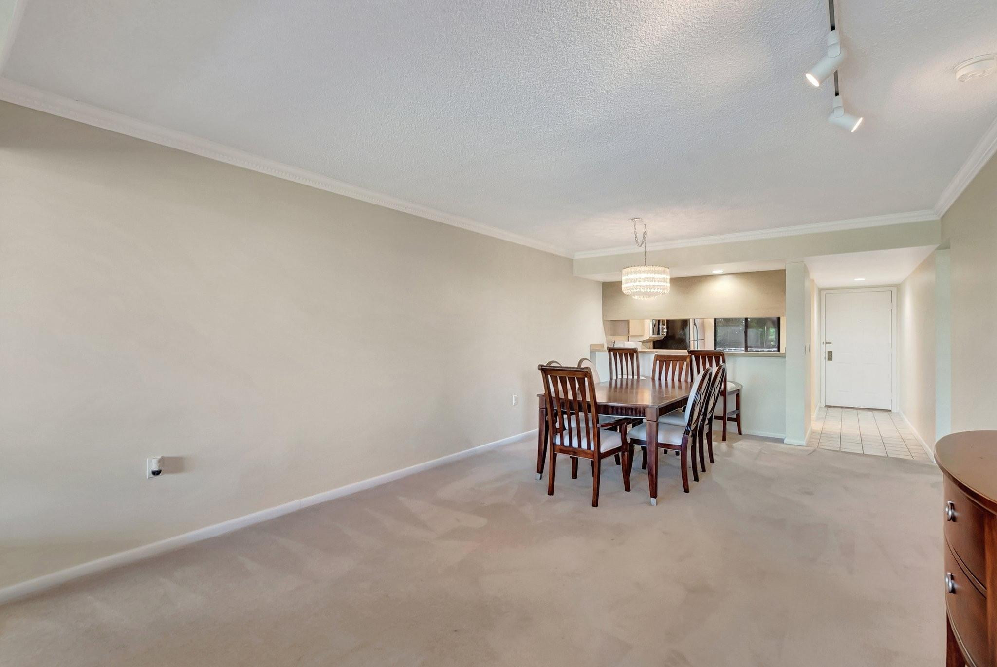 6145 Balboa Cir 305