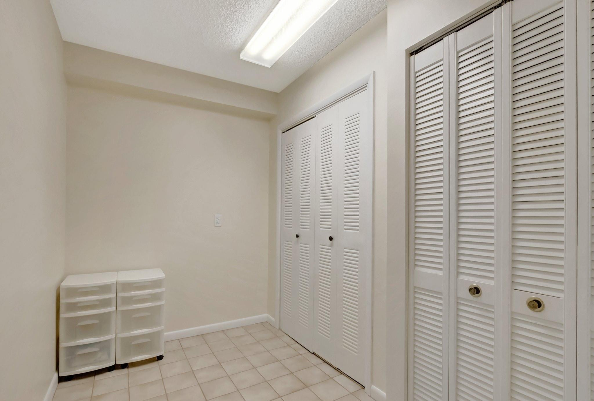 6145 Balboa Cir 305