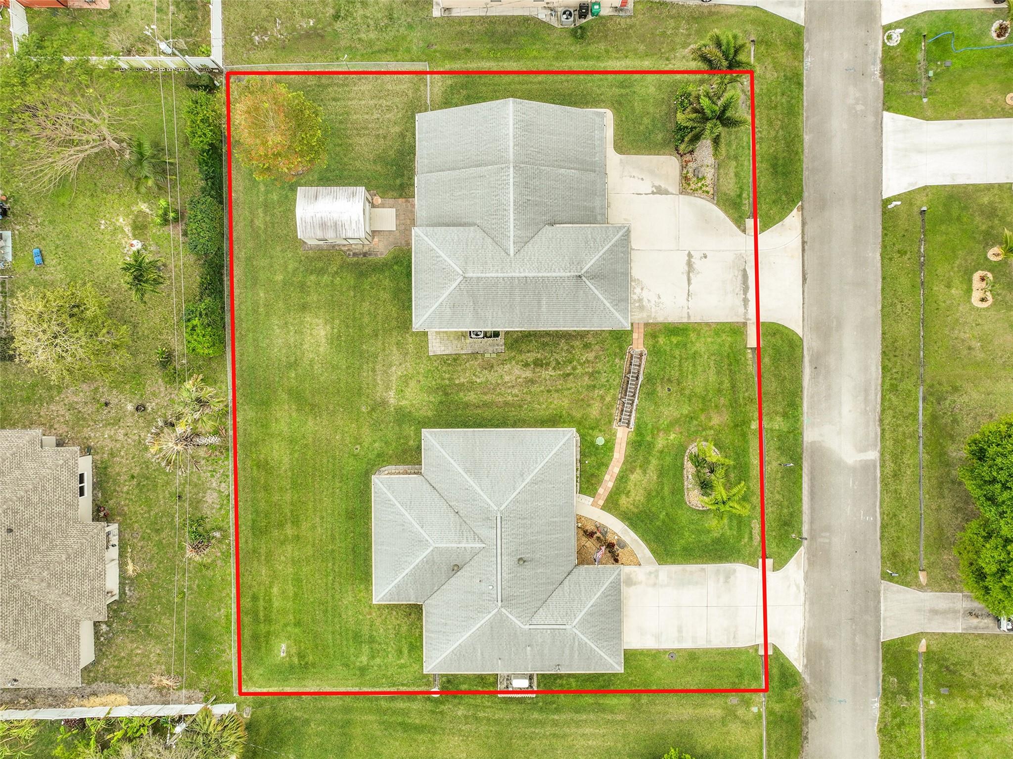 581 NW Colonial St