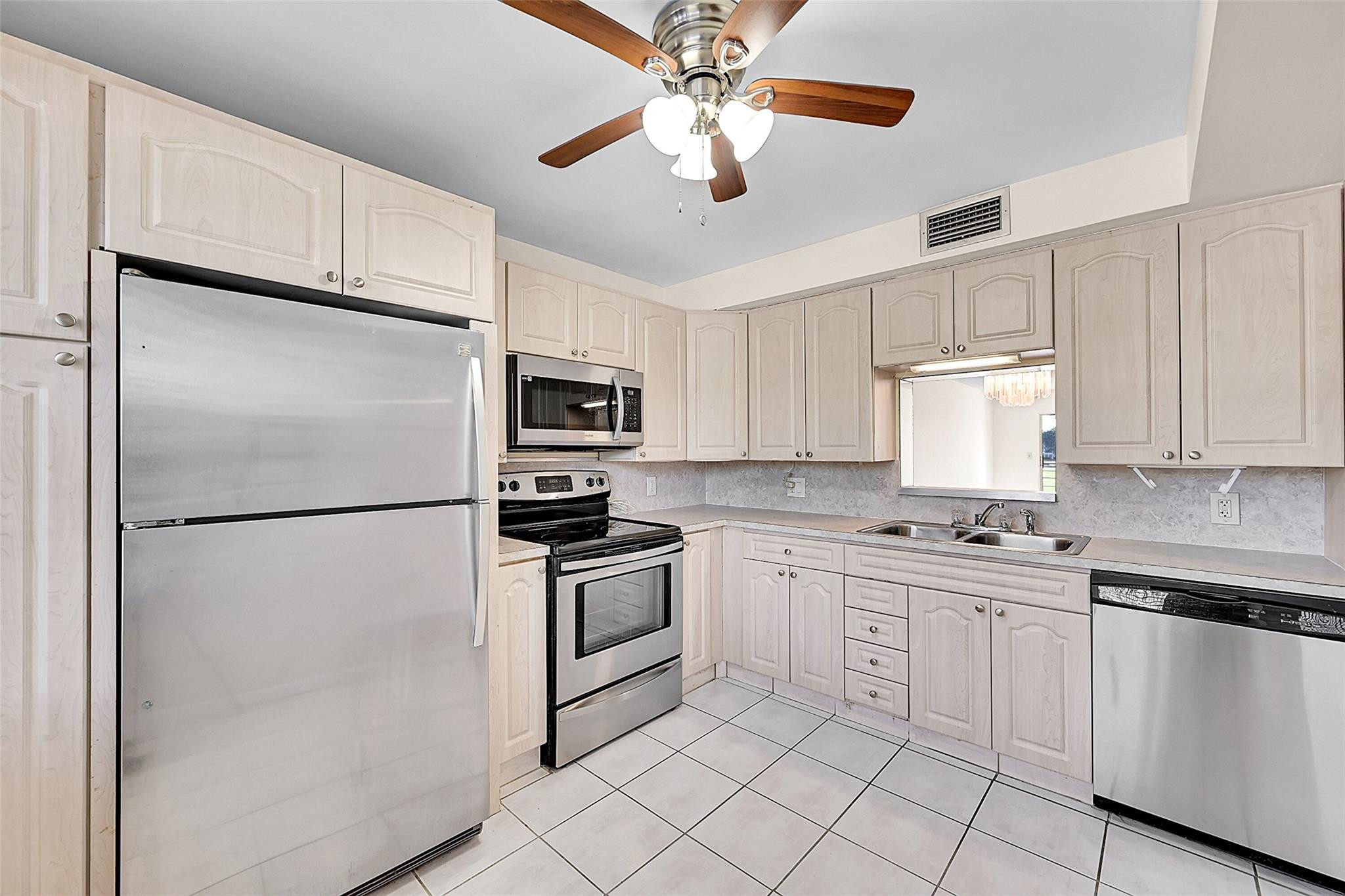 3004 Portofino Isle C2