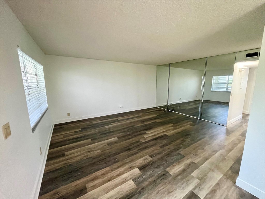 302 Flanders G Drive 302