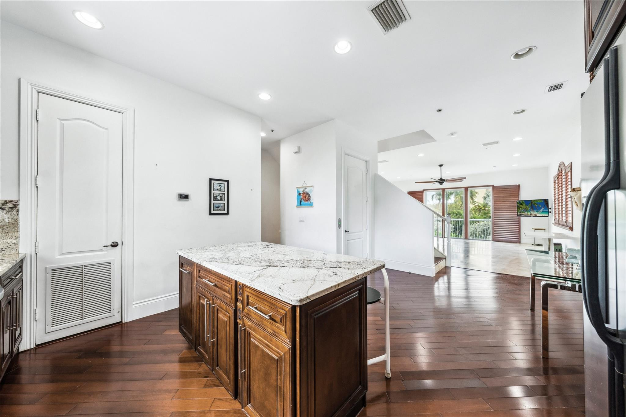 430 Sunset Dr