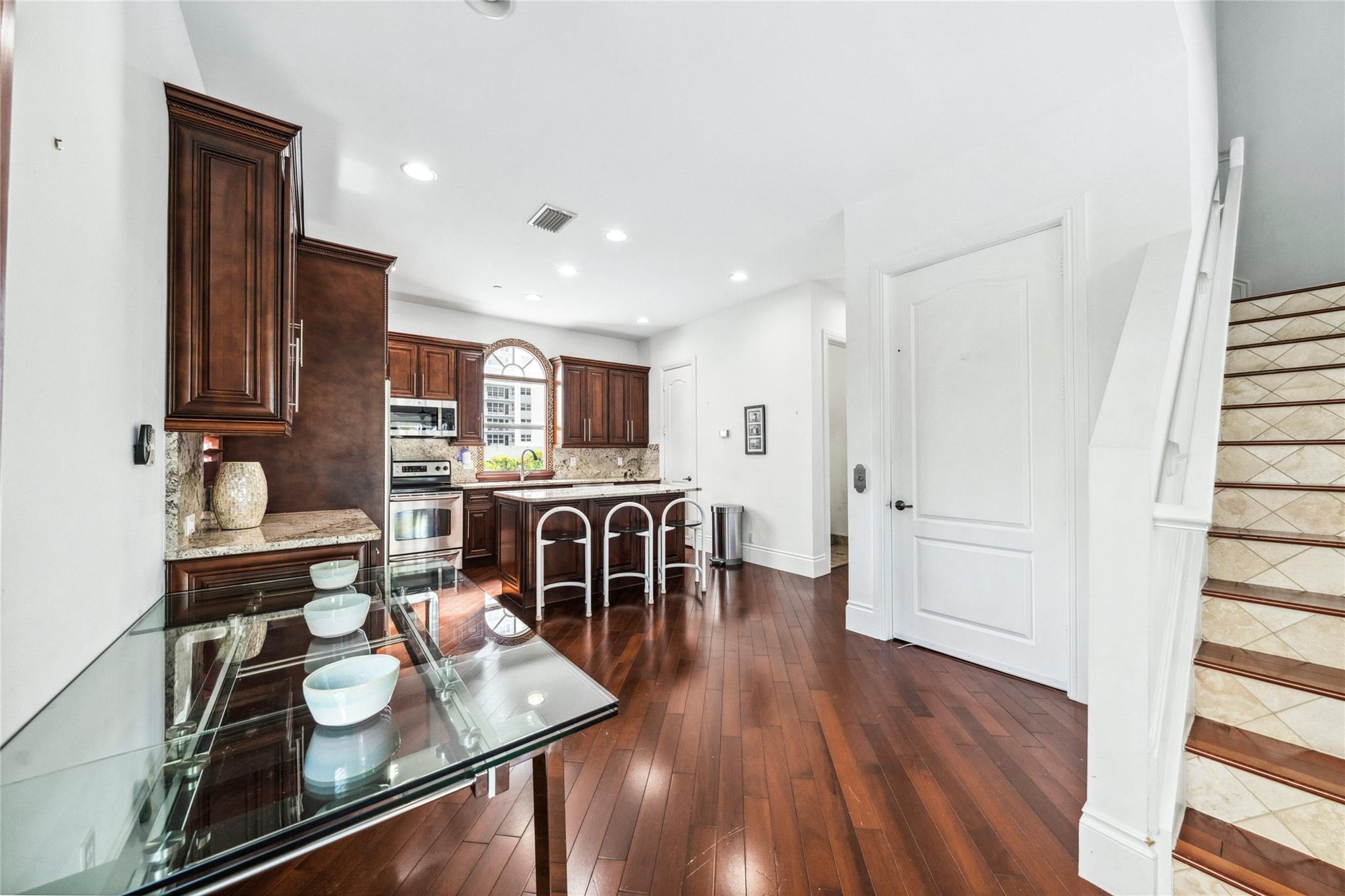 430 Sunset Dr