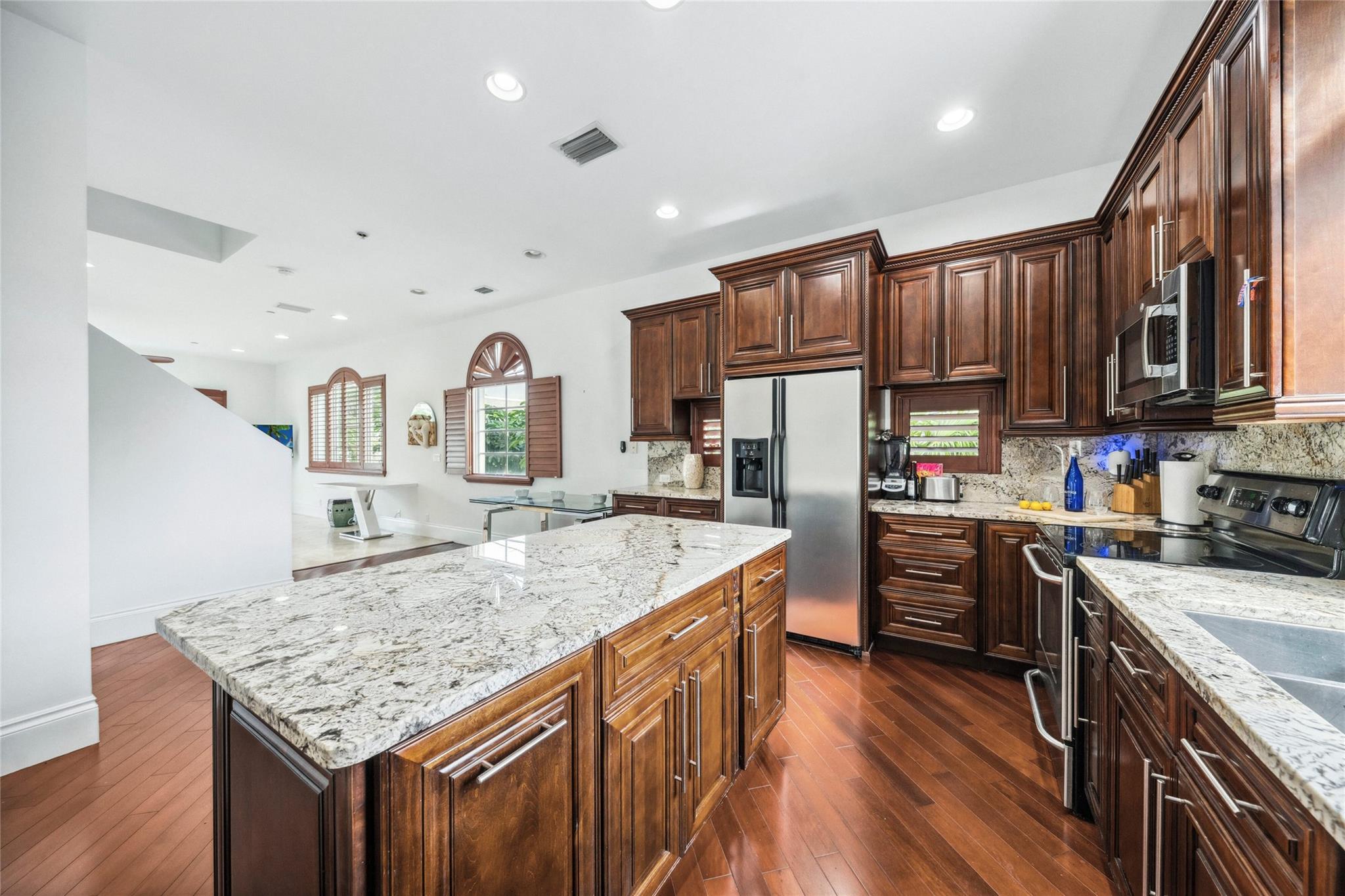 430 Sunset Dr