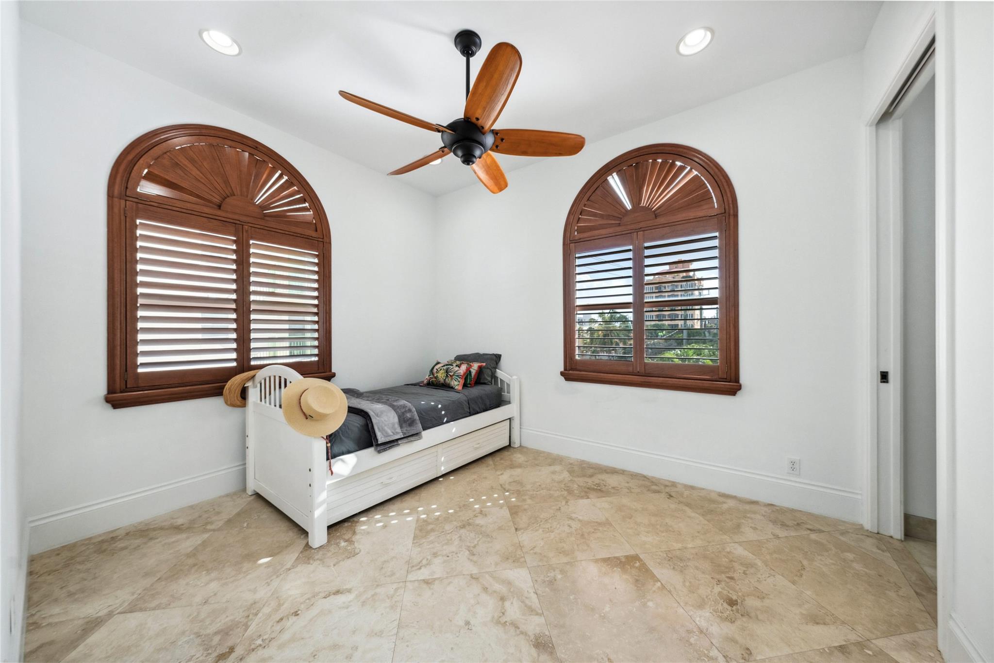 430 Sunset Dr