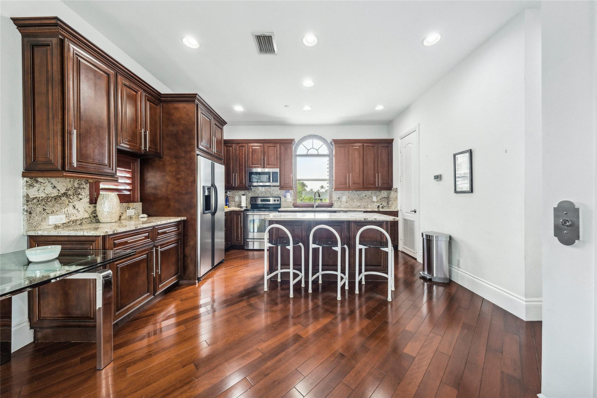 430 Sunset Dr