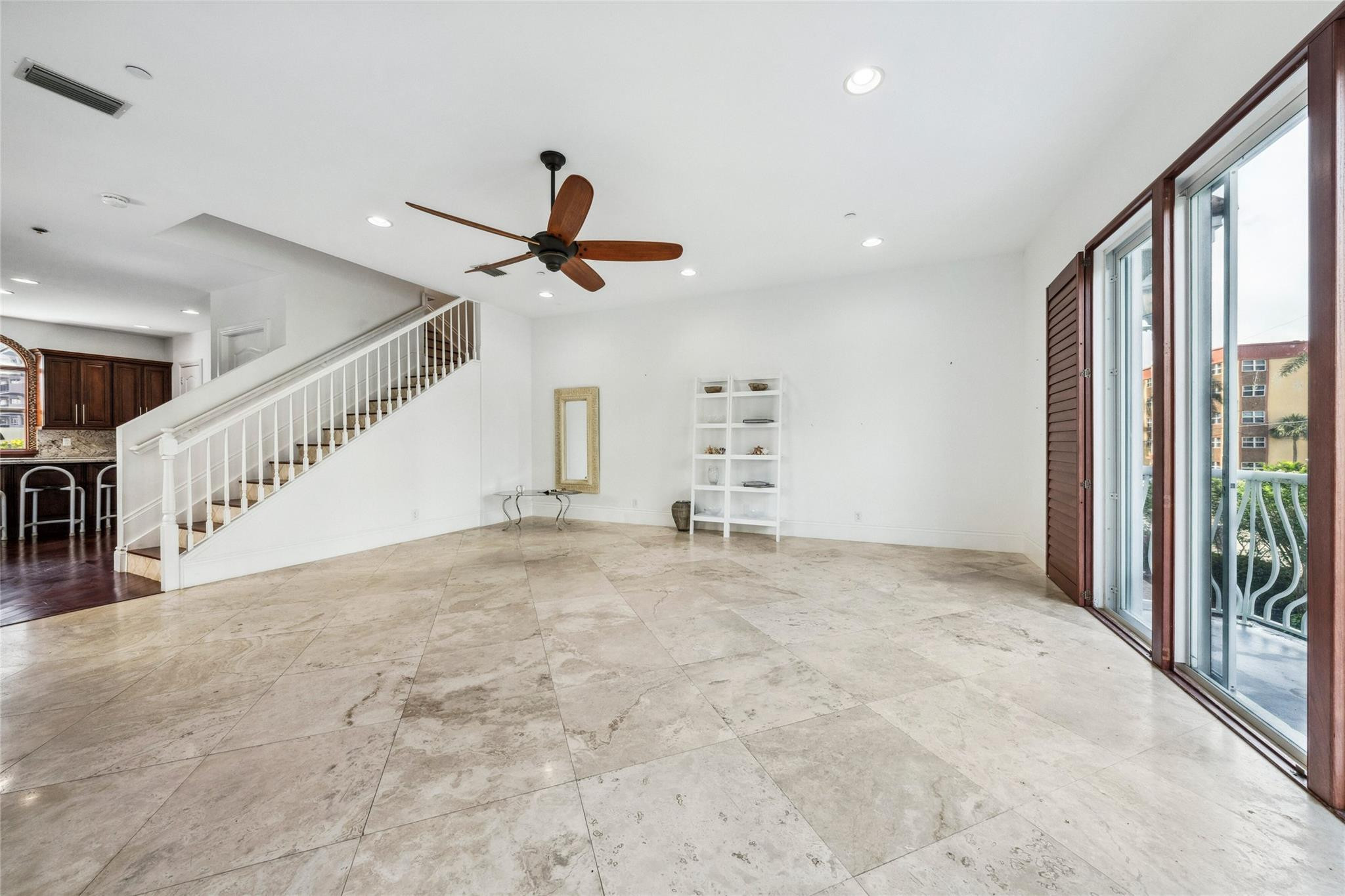 430 Sunset Dr