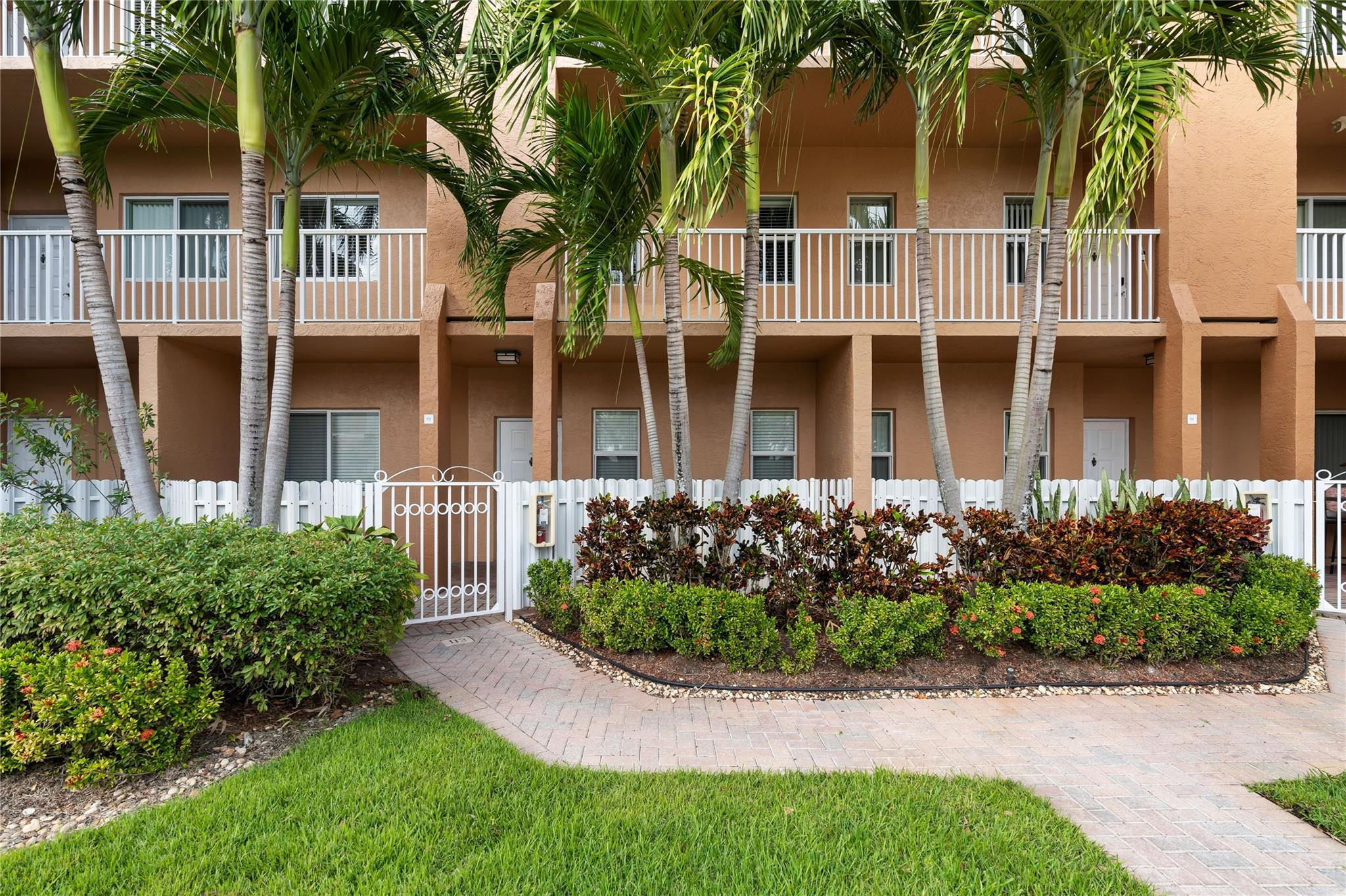 7715 Yardley Dr 113