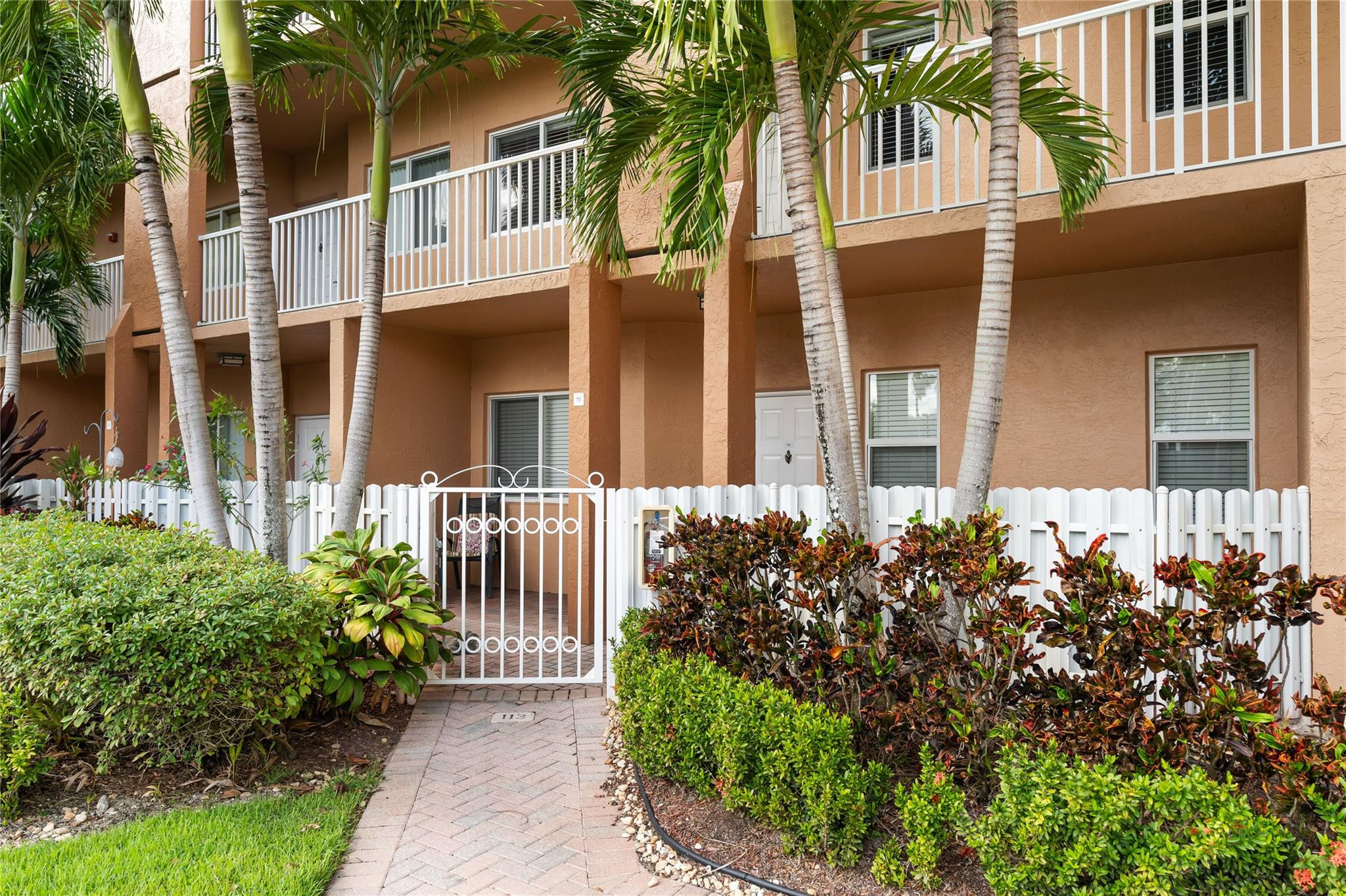 7715 Yardley Dr 113