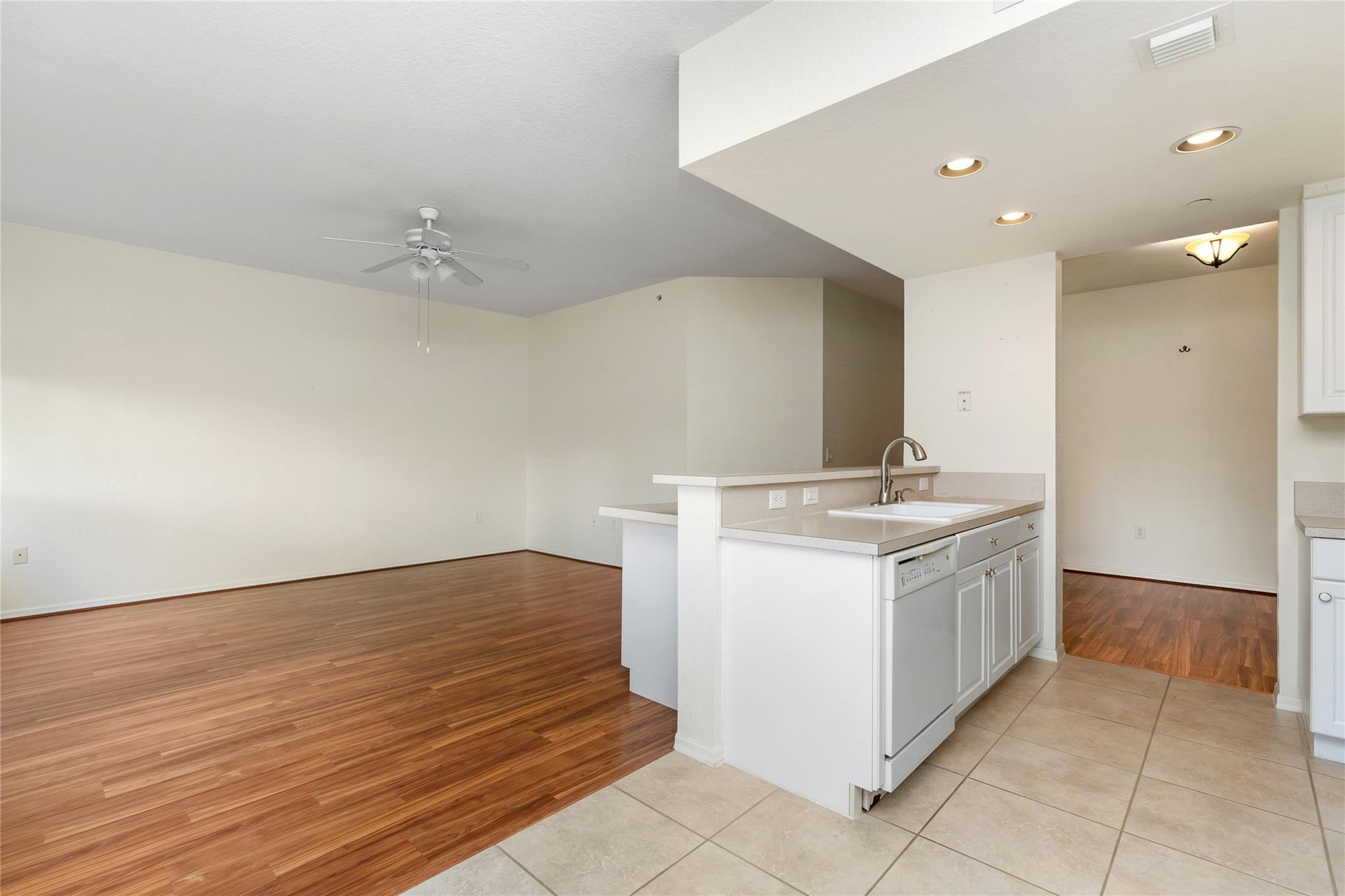 7715 Yardley Dr 113