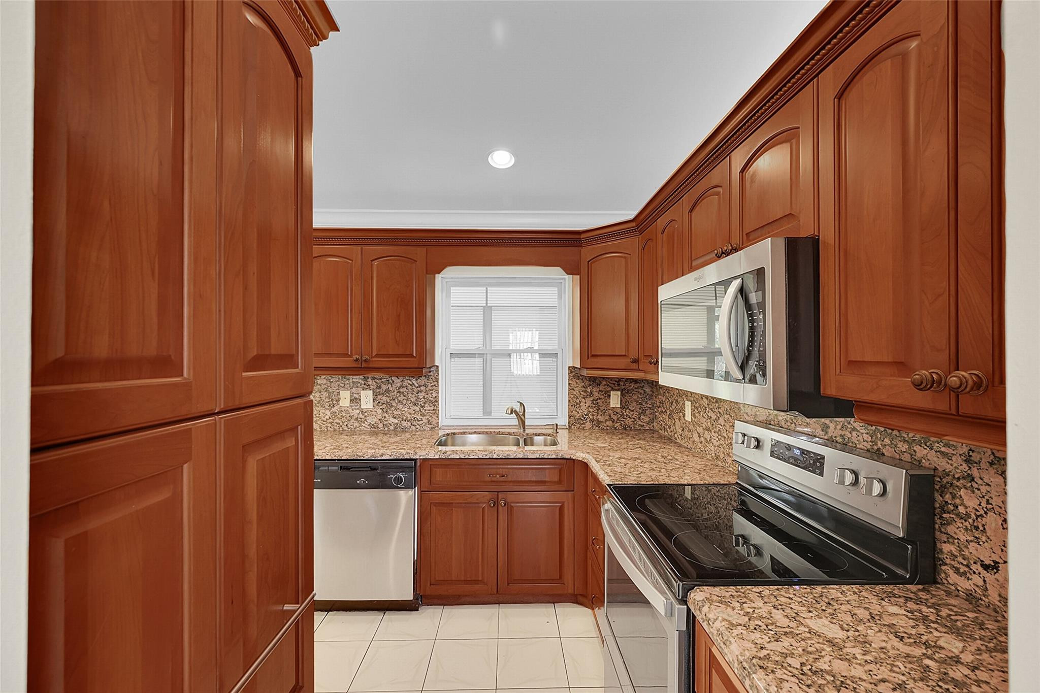 1046 NW 10th St