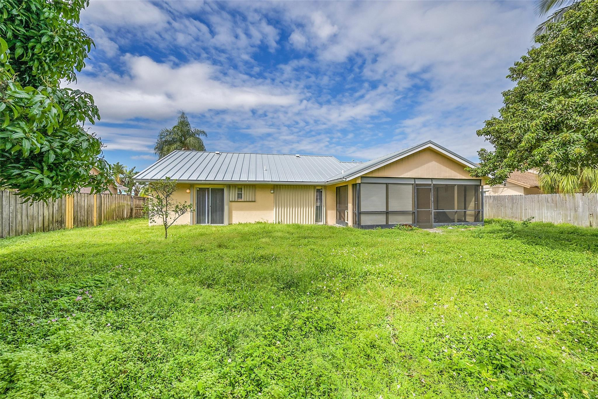 1046 NW 10th St