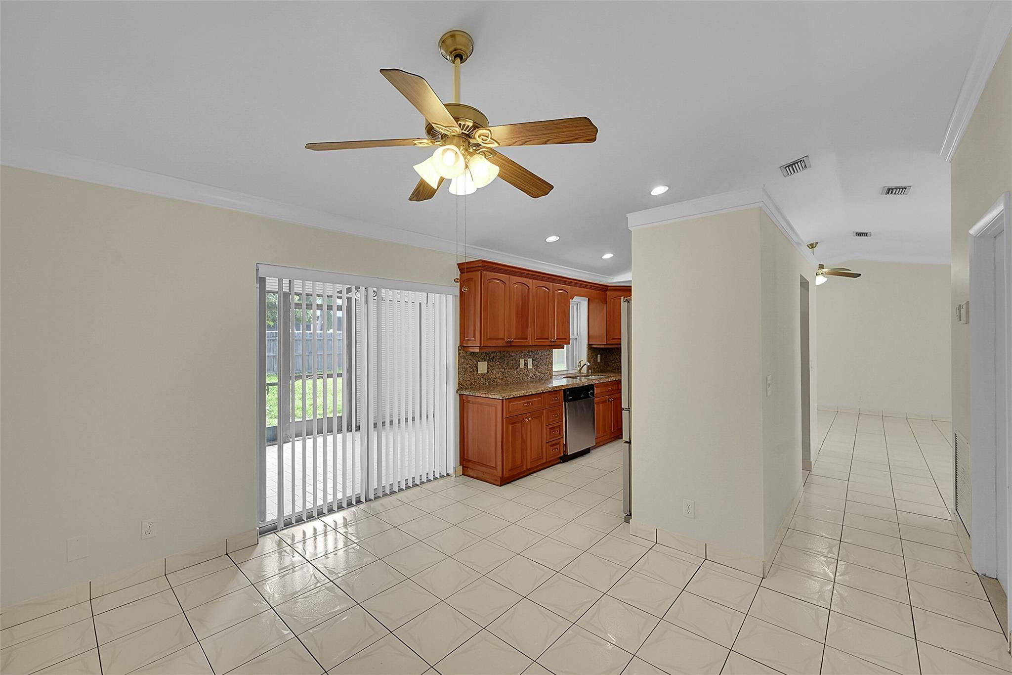 1046 NW 10th St