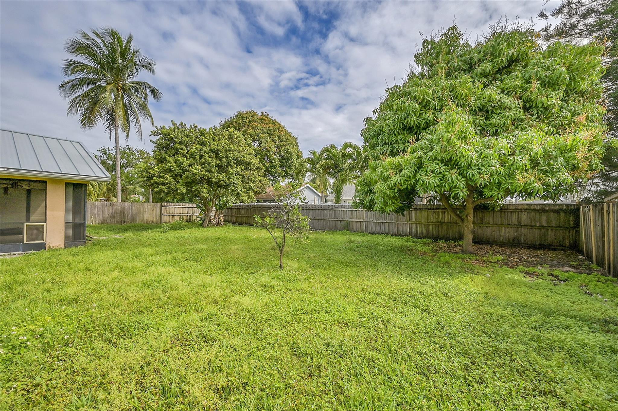 1046 NW 10th St