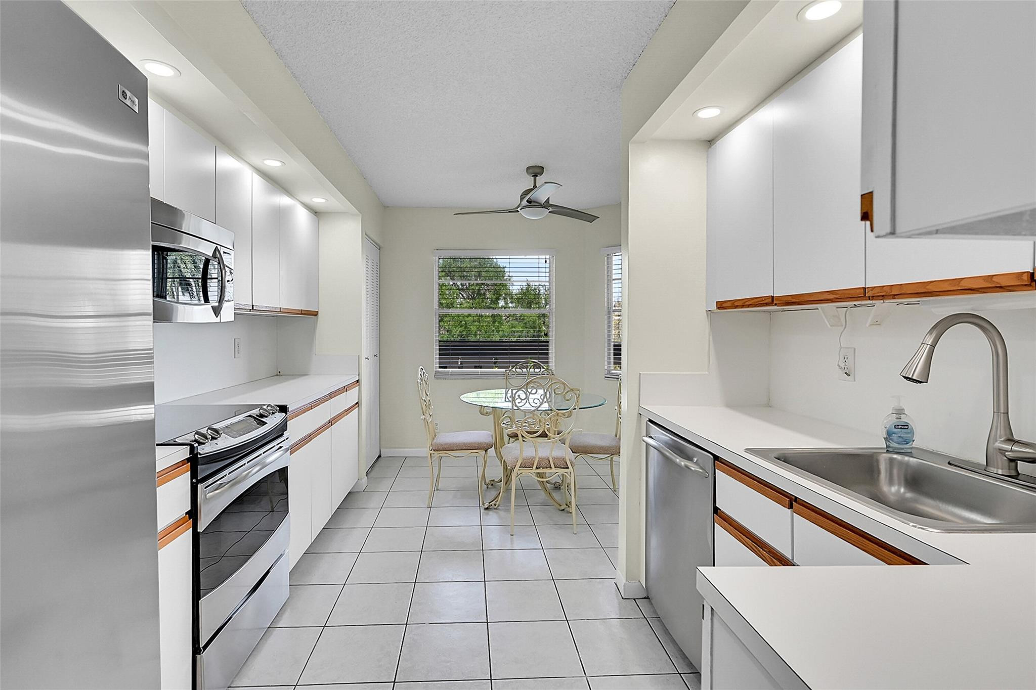 1503 Cayman Way L3