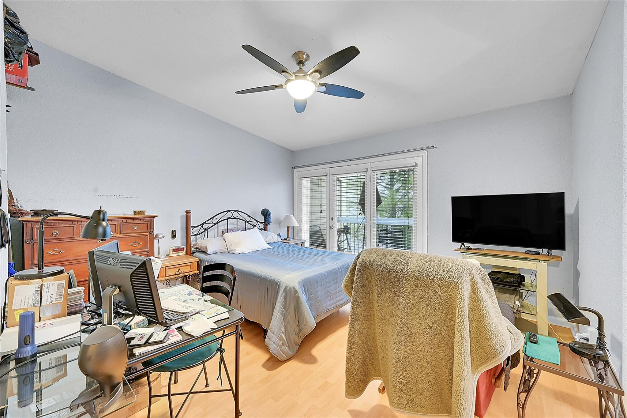 256 W Hemingway Cir
