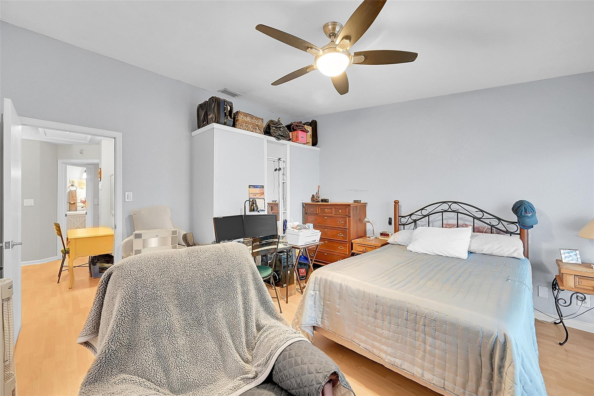 256 W Hemingway Cir
