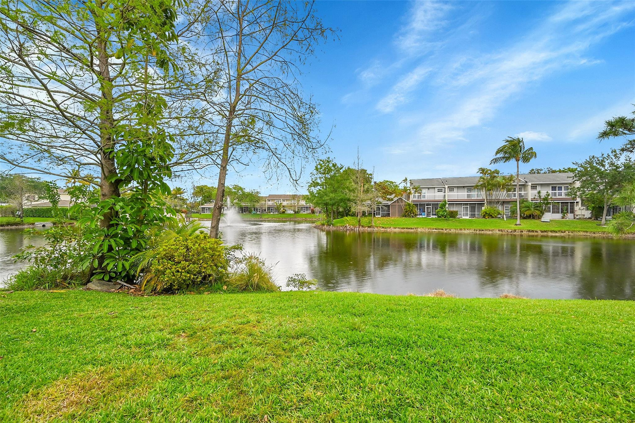 256 W Hemingway Cir