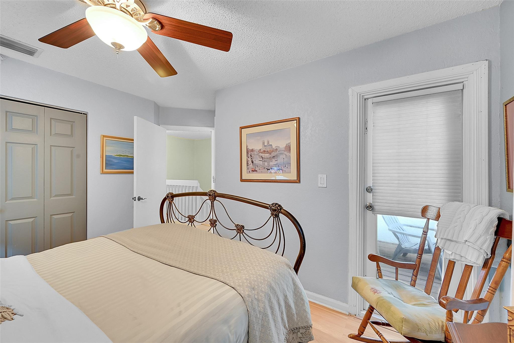 256 W Hemingway Cir