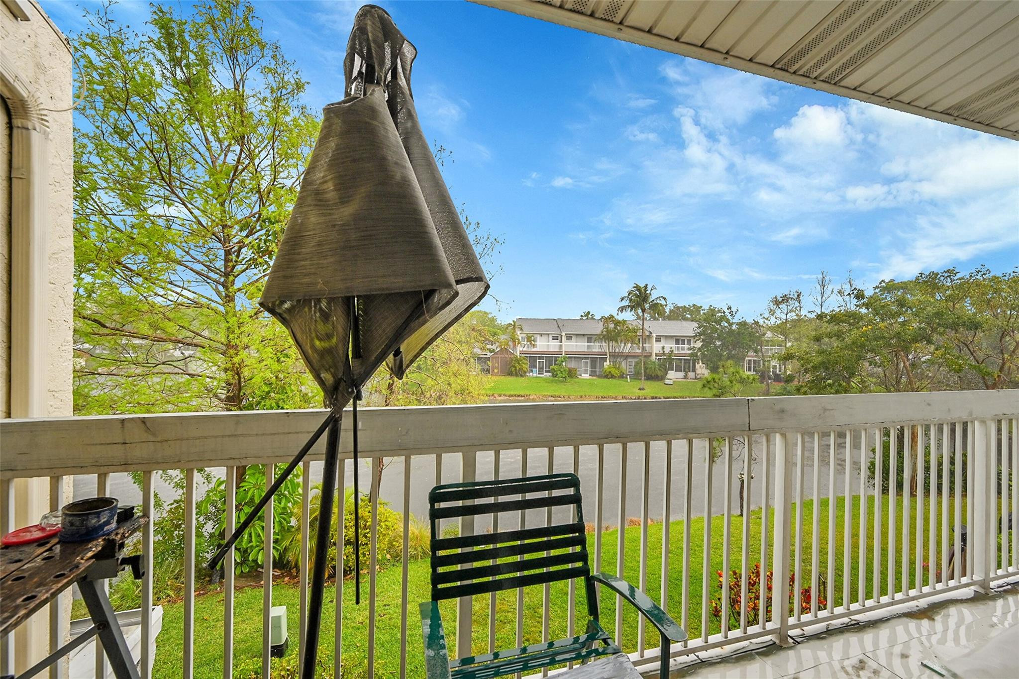 256 W Hemingway Cir