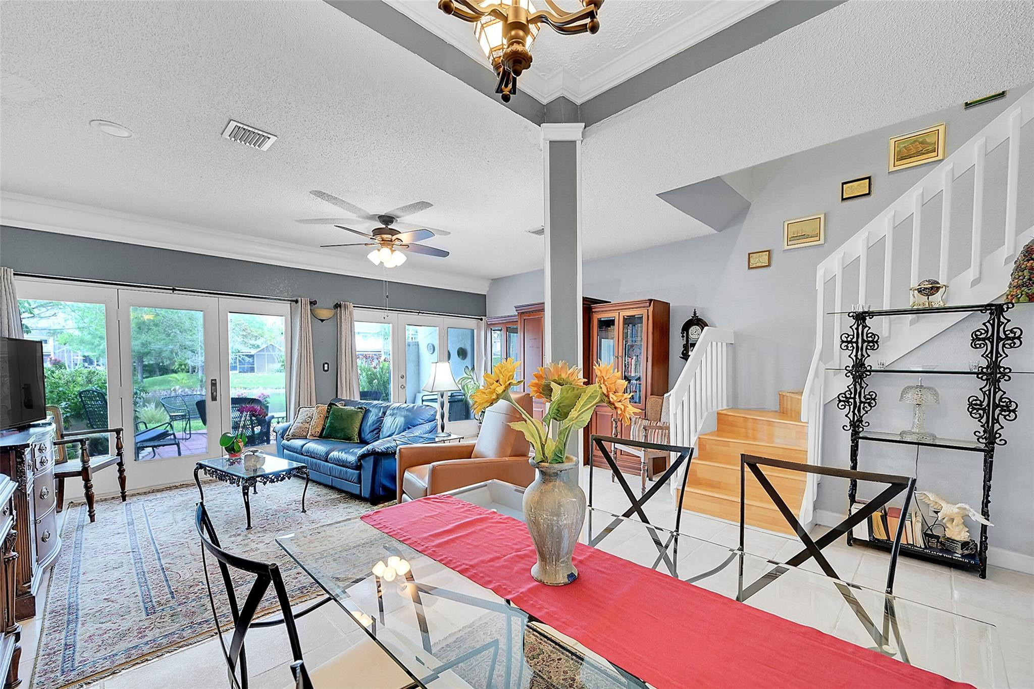256 W Hemingway Cir