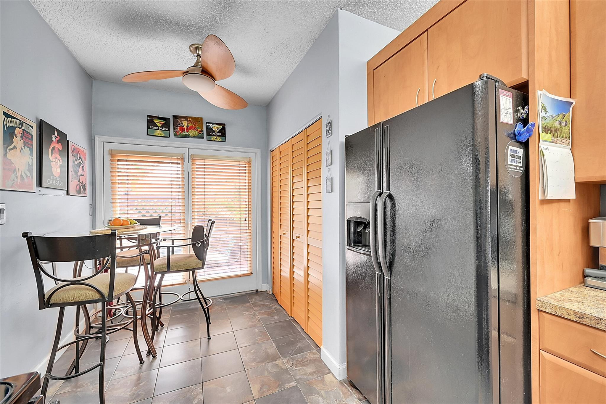 256 W Hemingway Cir