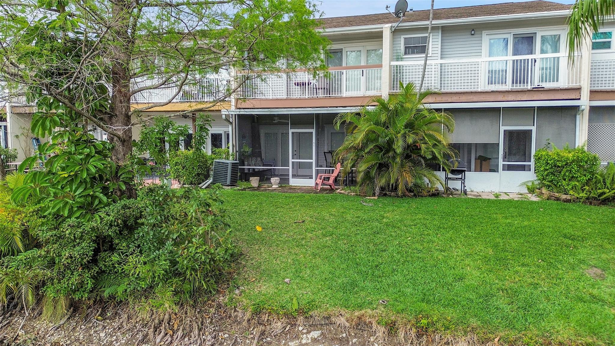 256 W Hemingway Cir