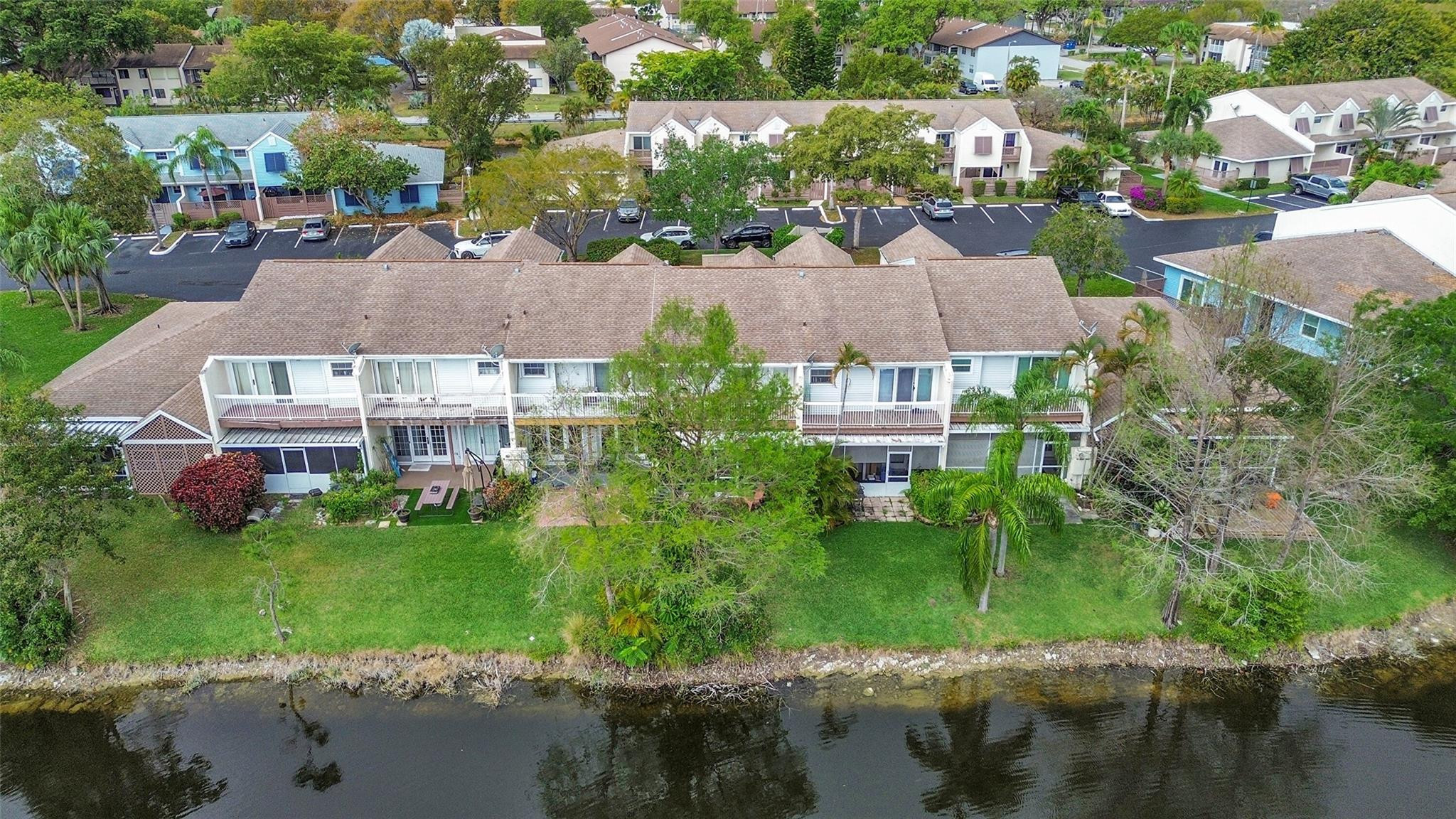 256 W Hemingway Cir