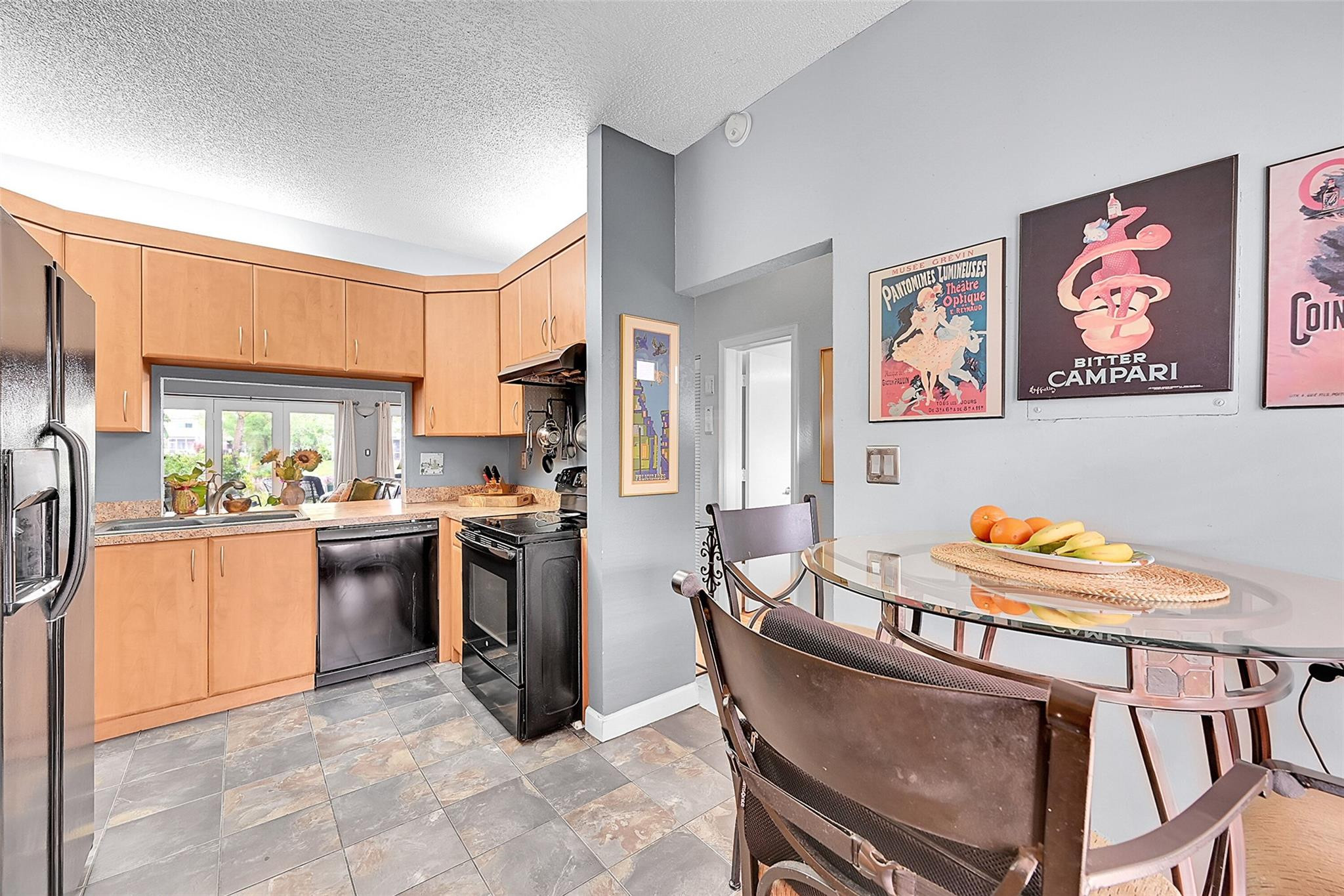 256 W Hemingway Cir