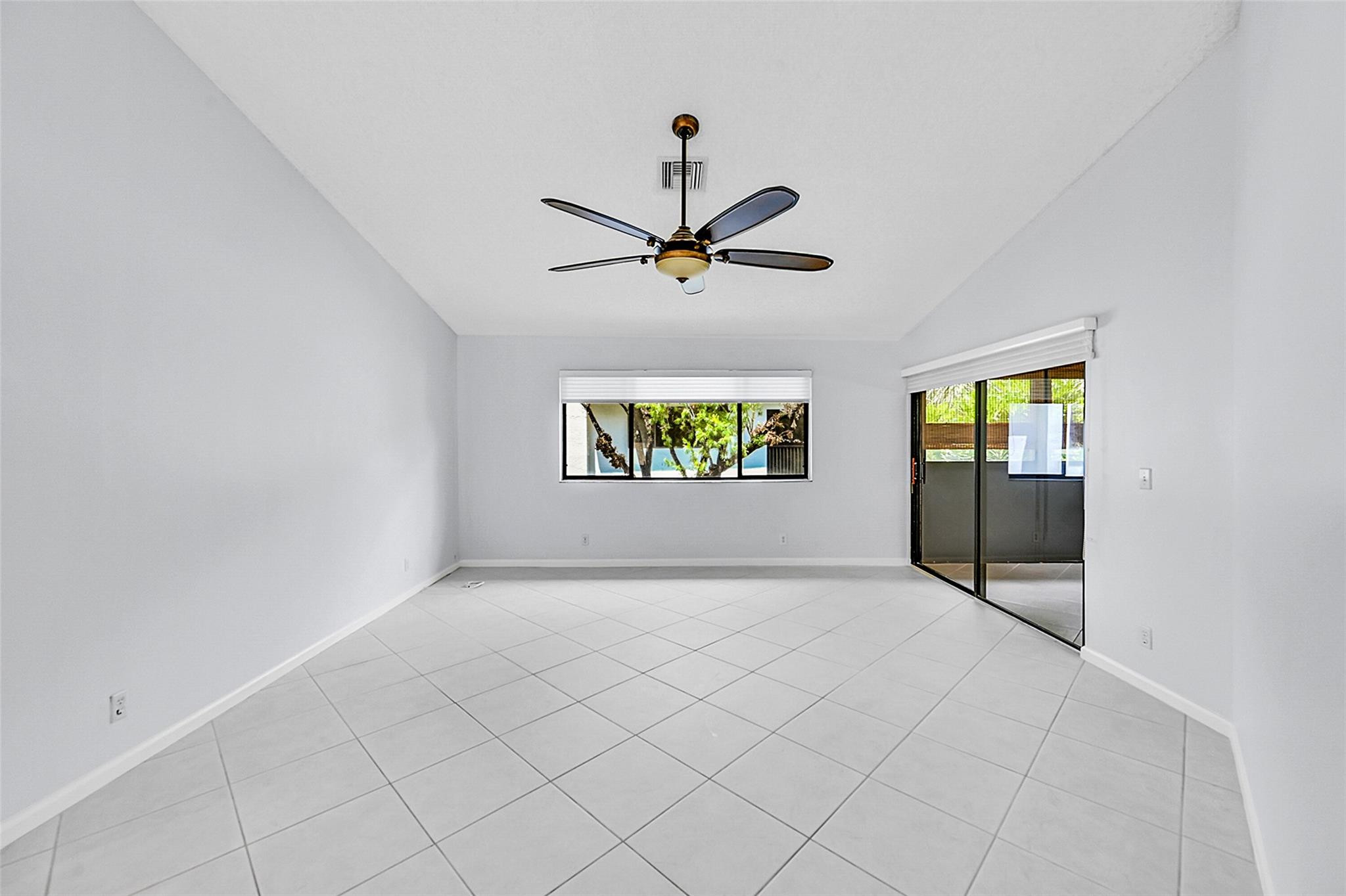 7525 NW 61st Ter 7525