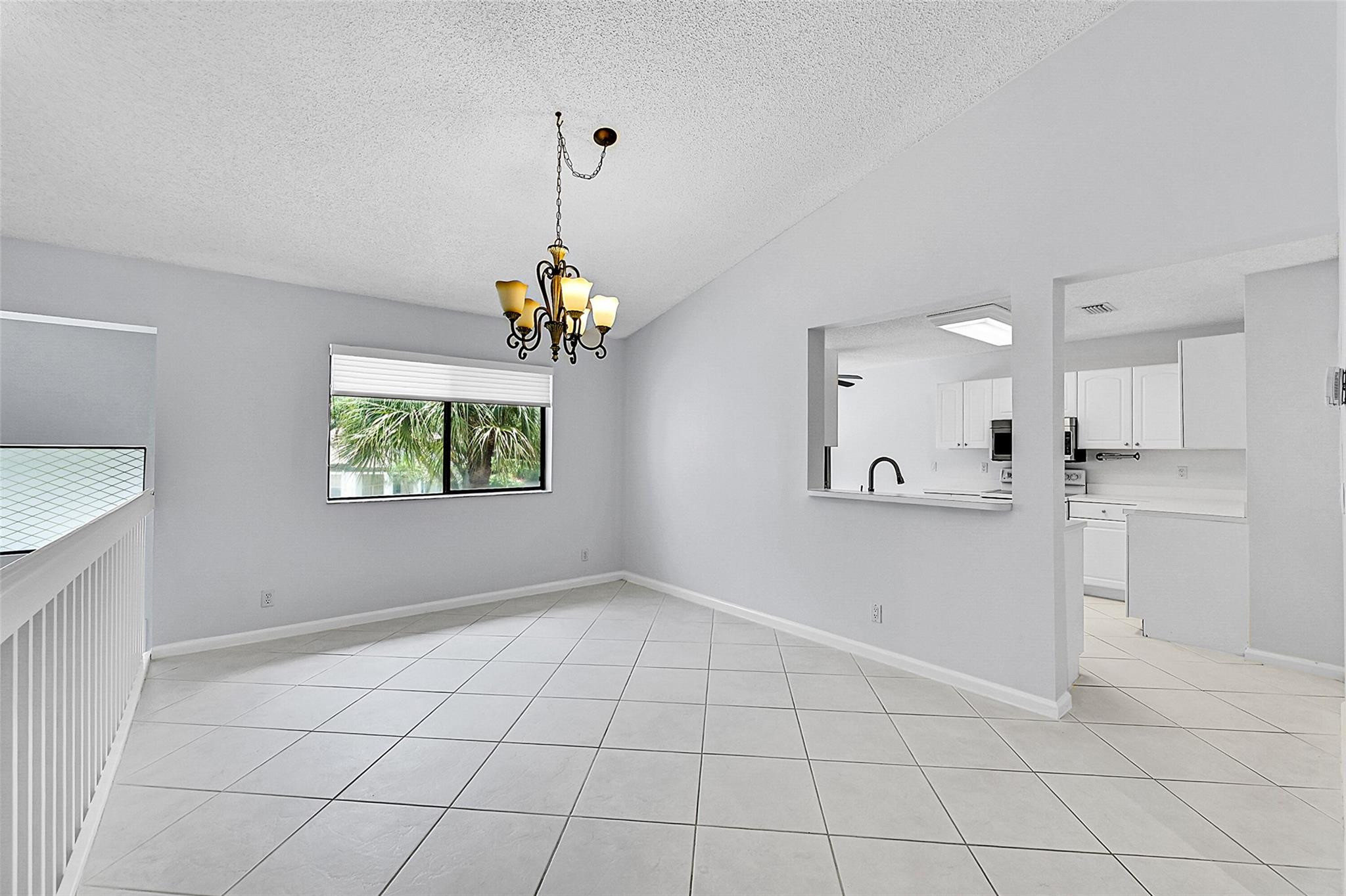 7525 NW 61st Ter 7525