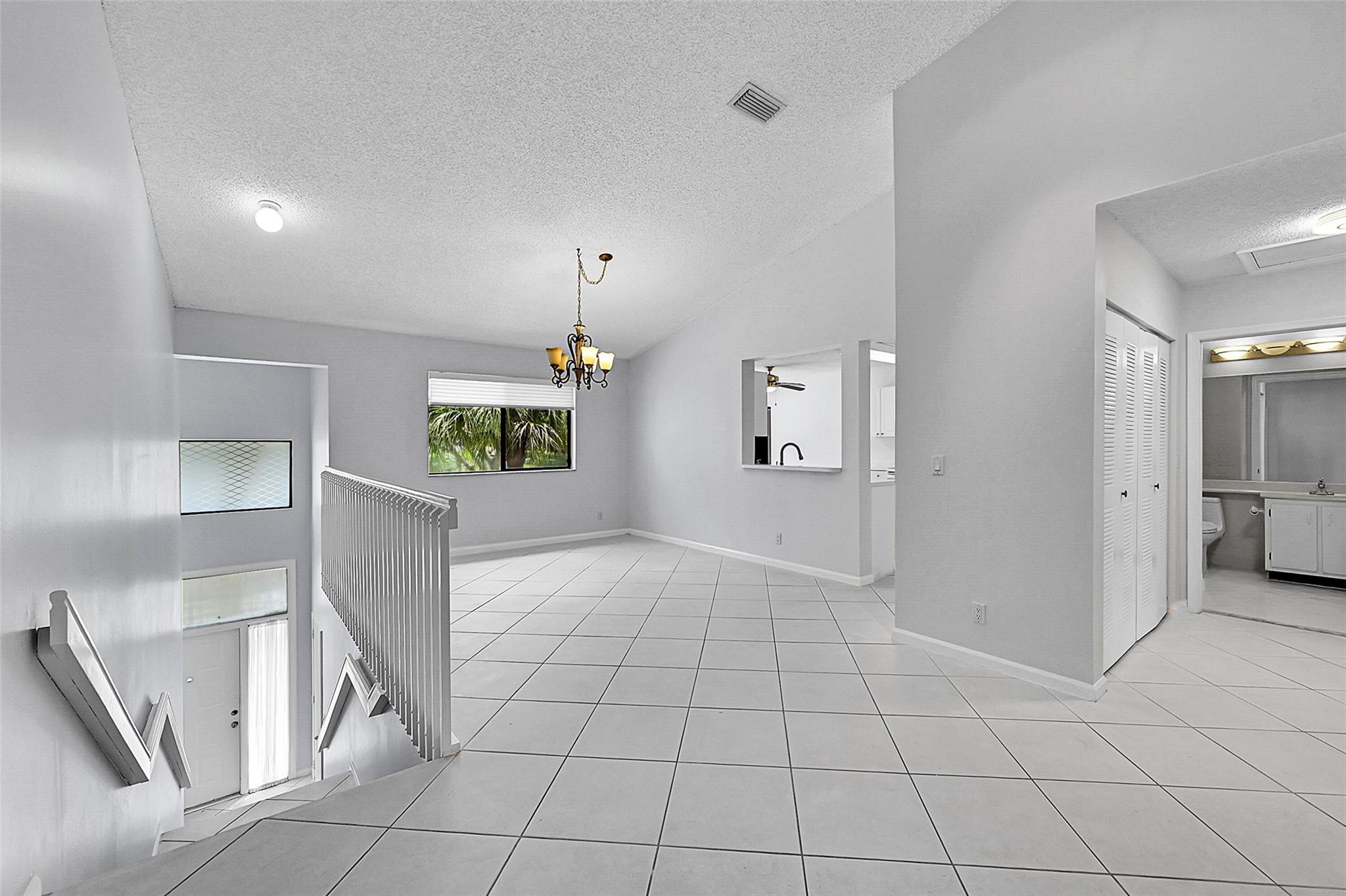 7525 NW 61st Ter 7525