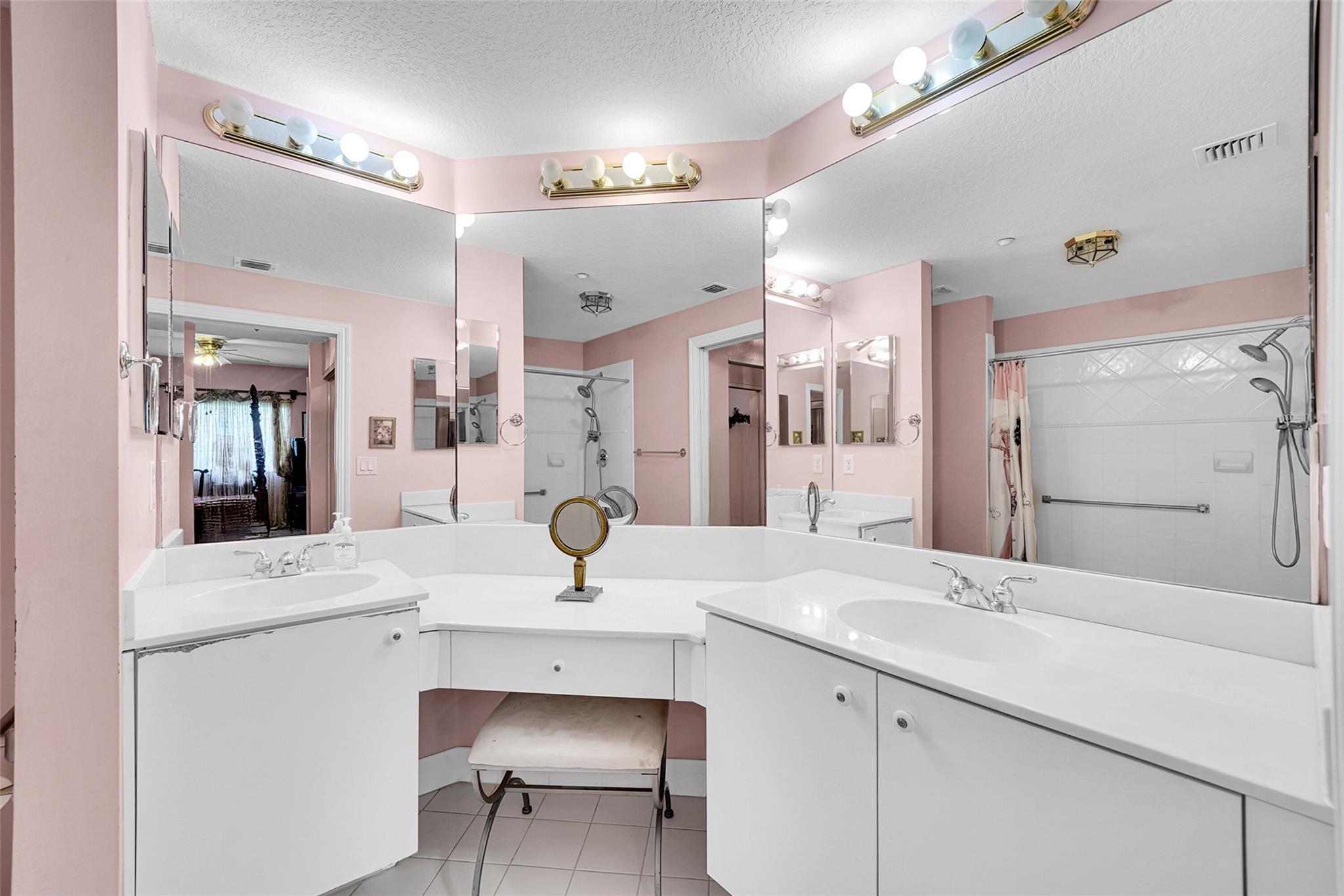 7739 Southampton Ter 209