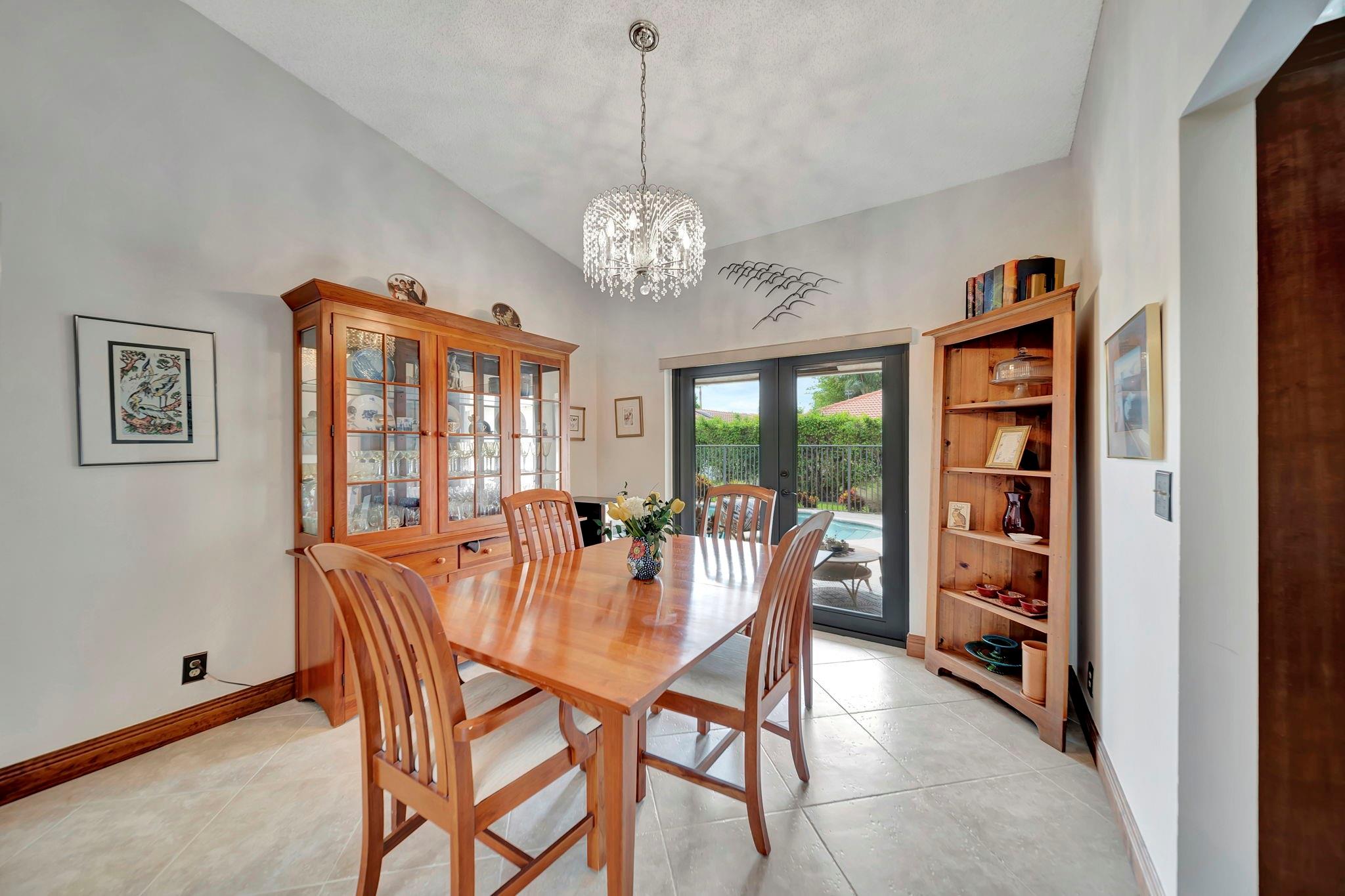 5301 NW 65th Ter