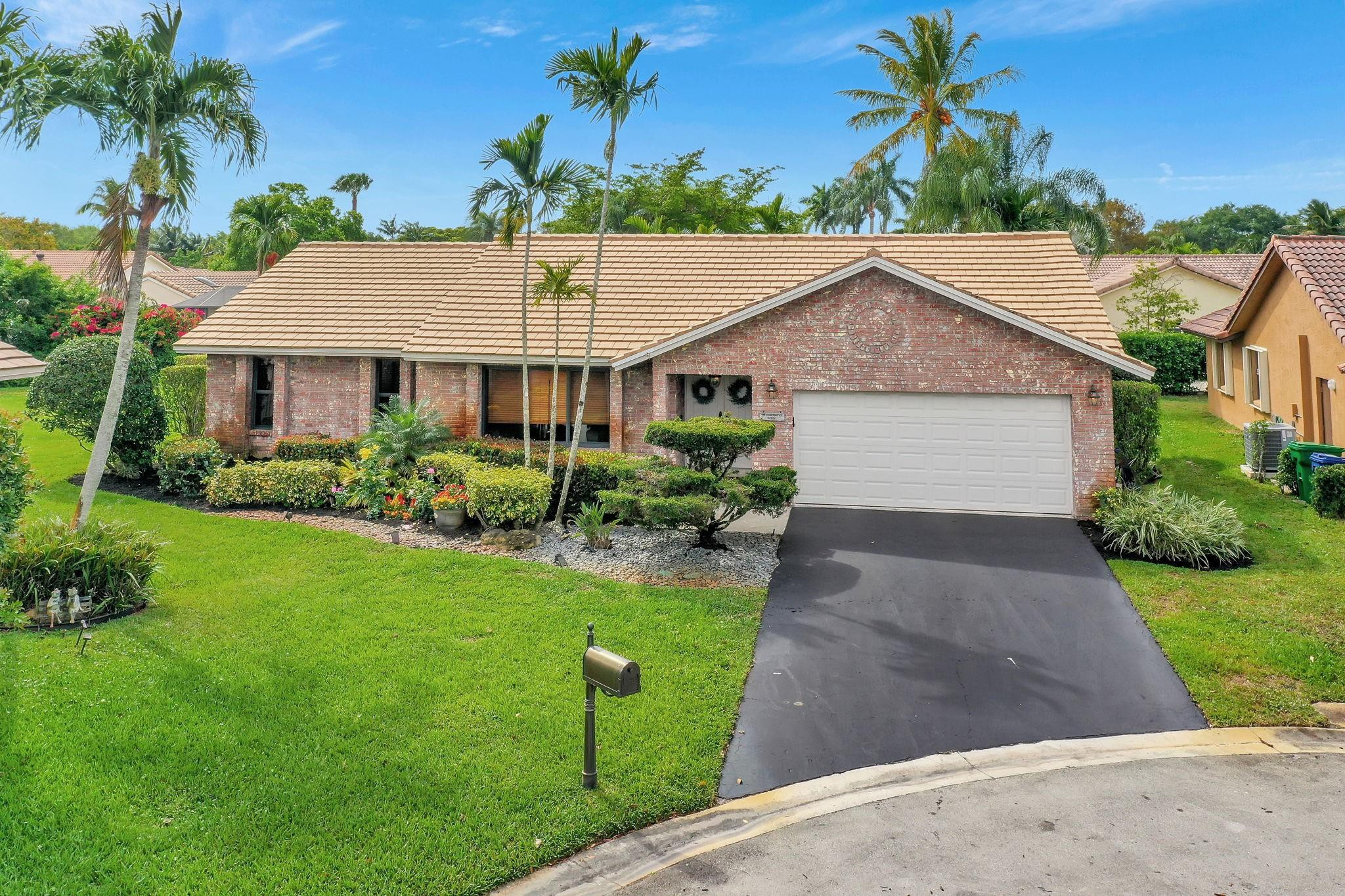 5301 NW 65th Ter