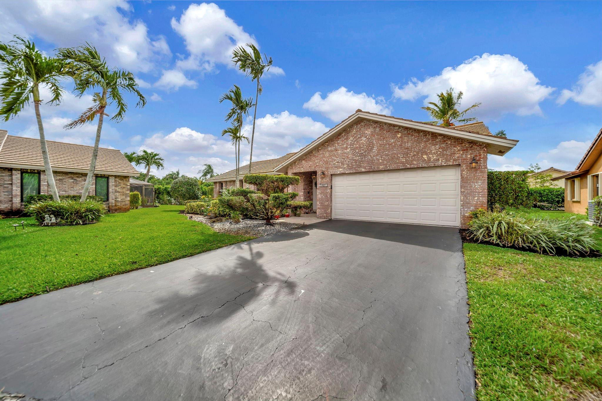 5301 NW 65th Ter
